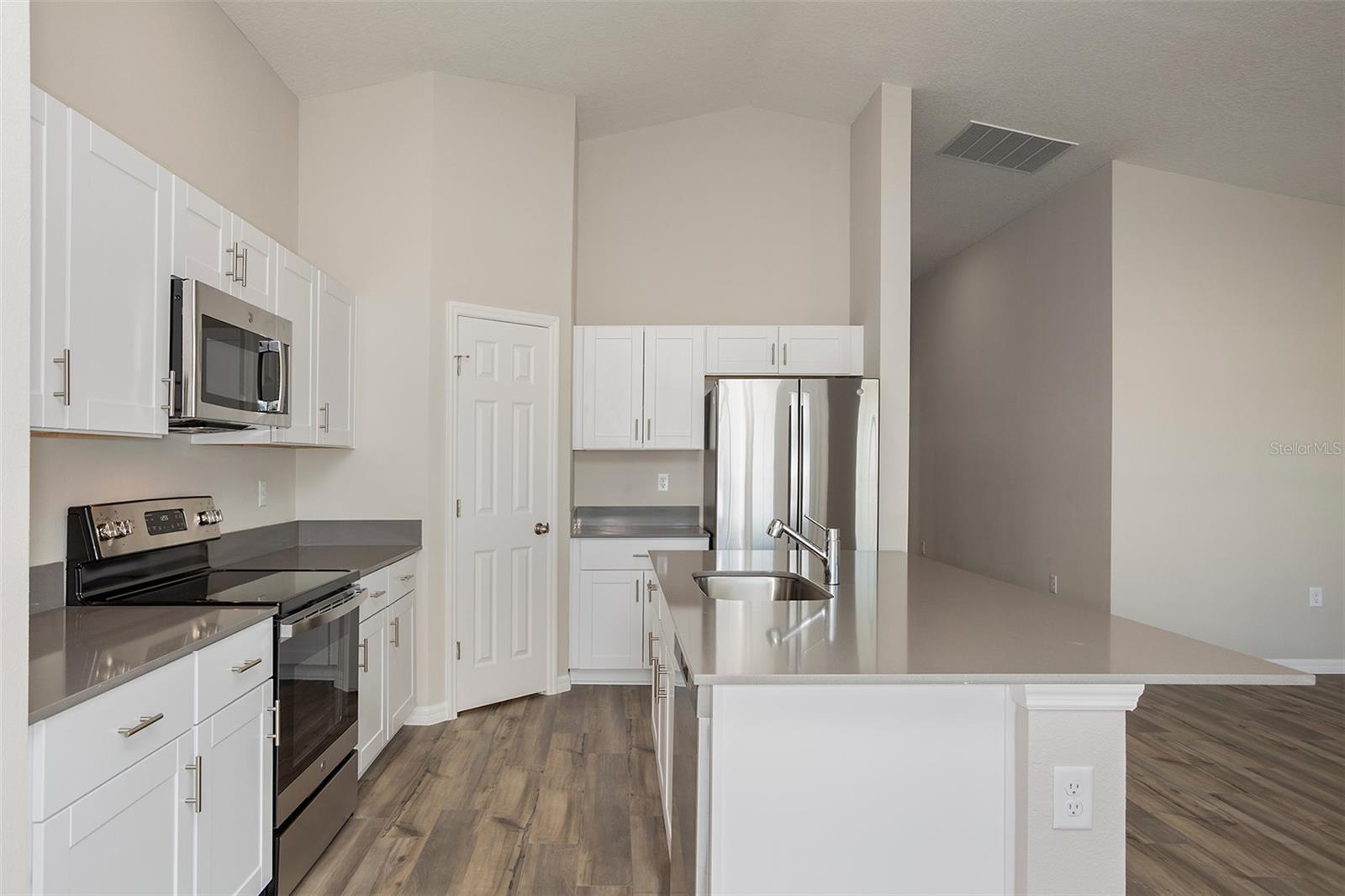 5848 Heaven Rd Property Photo 9