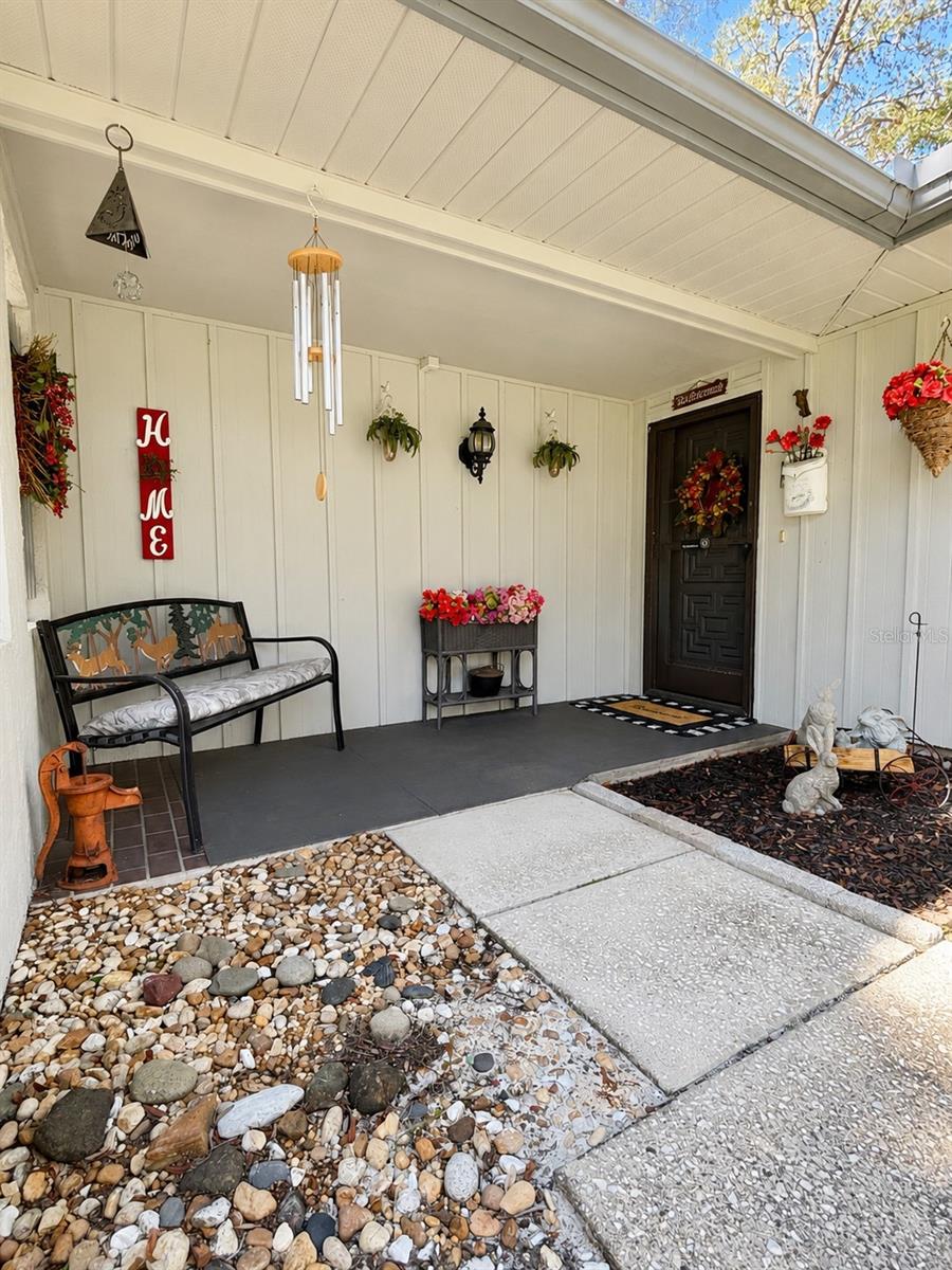 2309 Woodbend Cir Property Photo 4