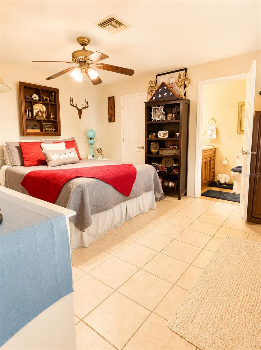 2309 Woodbend Cir Property Photo 15
