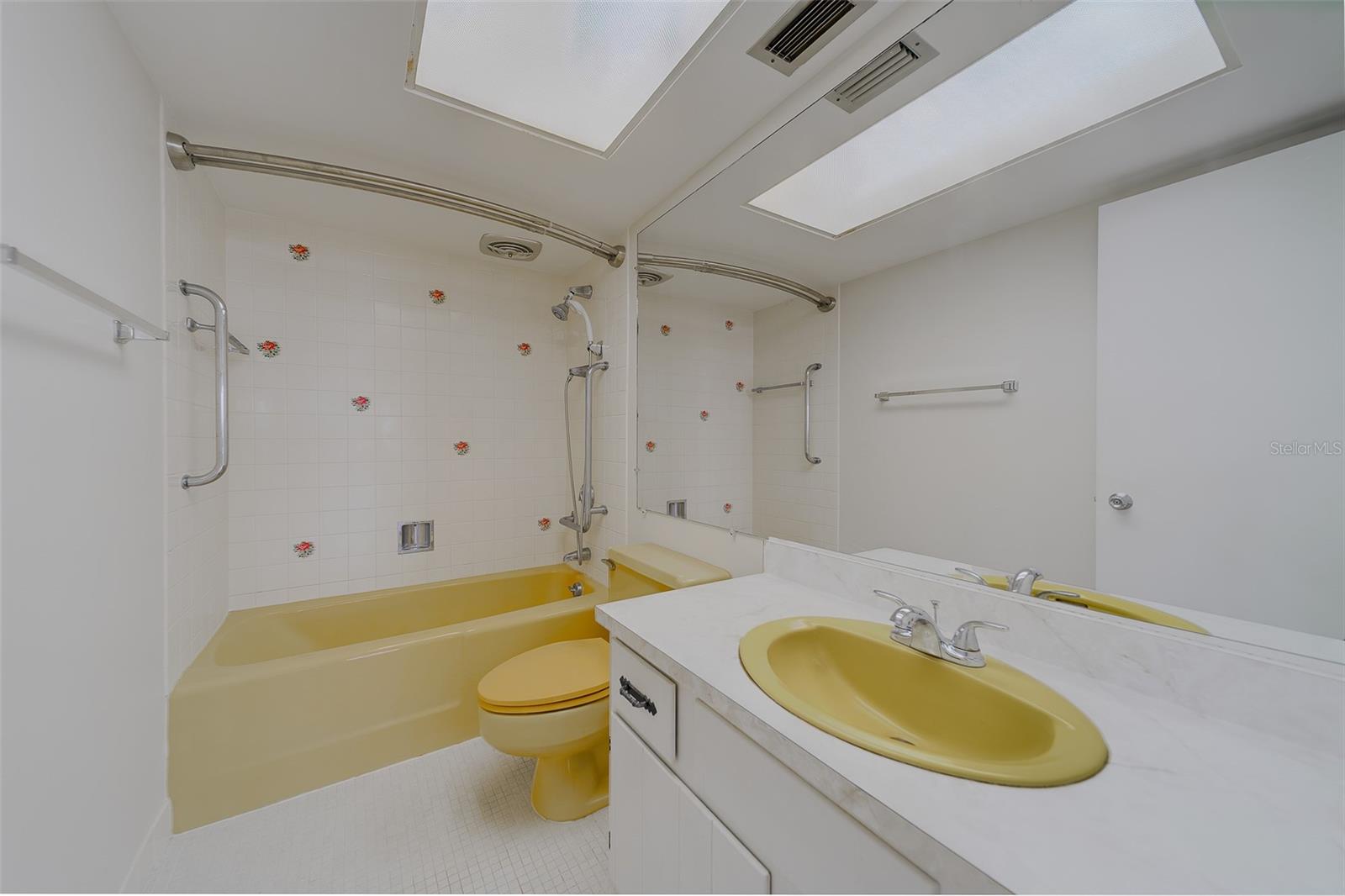 17920 Gulf Blvd #1408 Property Photo 14