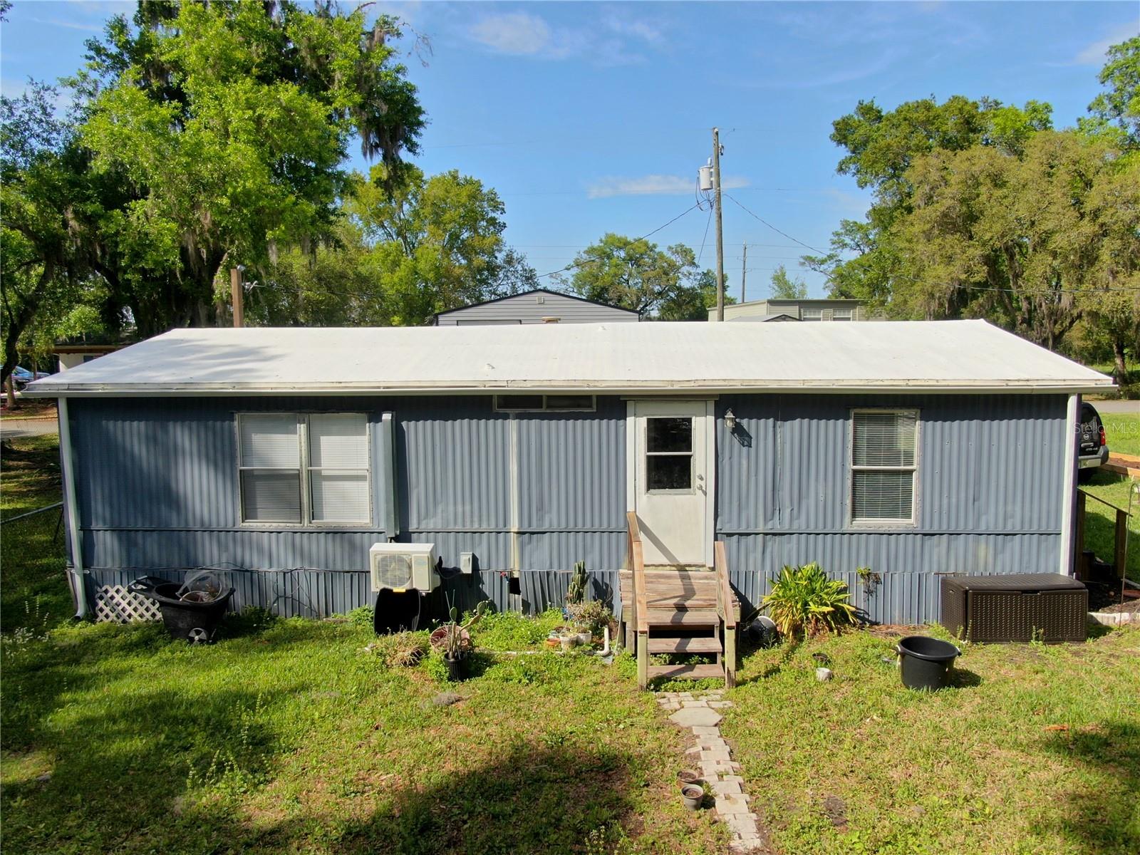 14618 Geneva Dr Property Photo 2