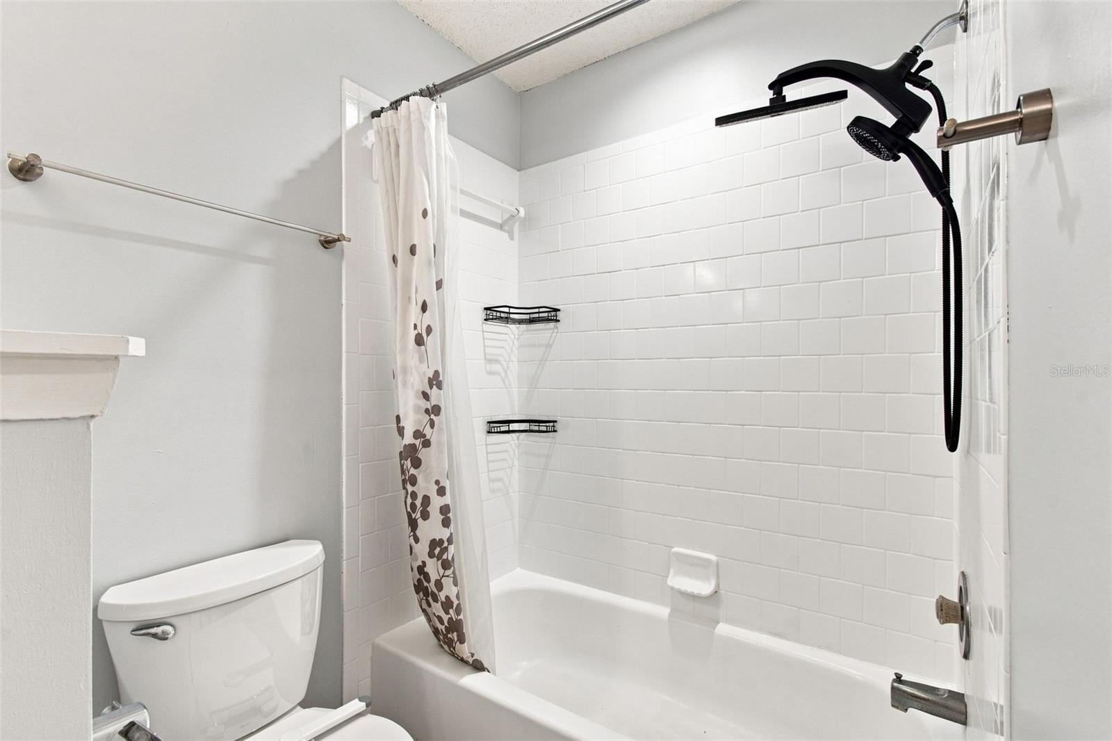 7123 Silvermill Dr Property Photo 37