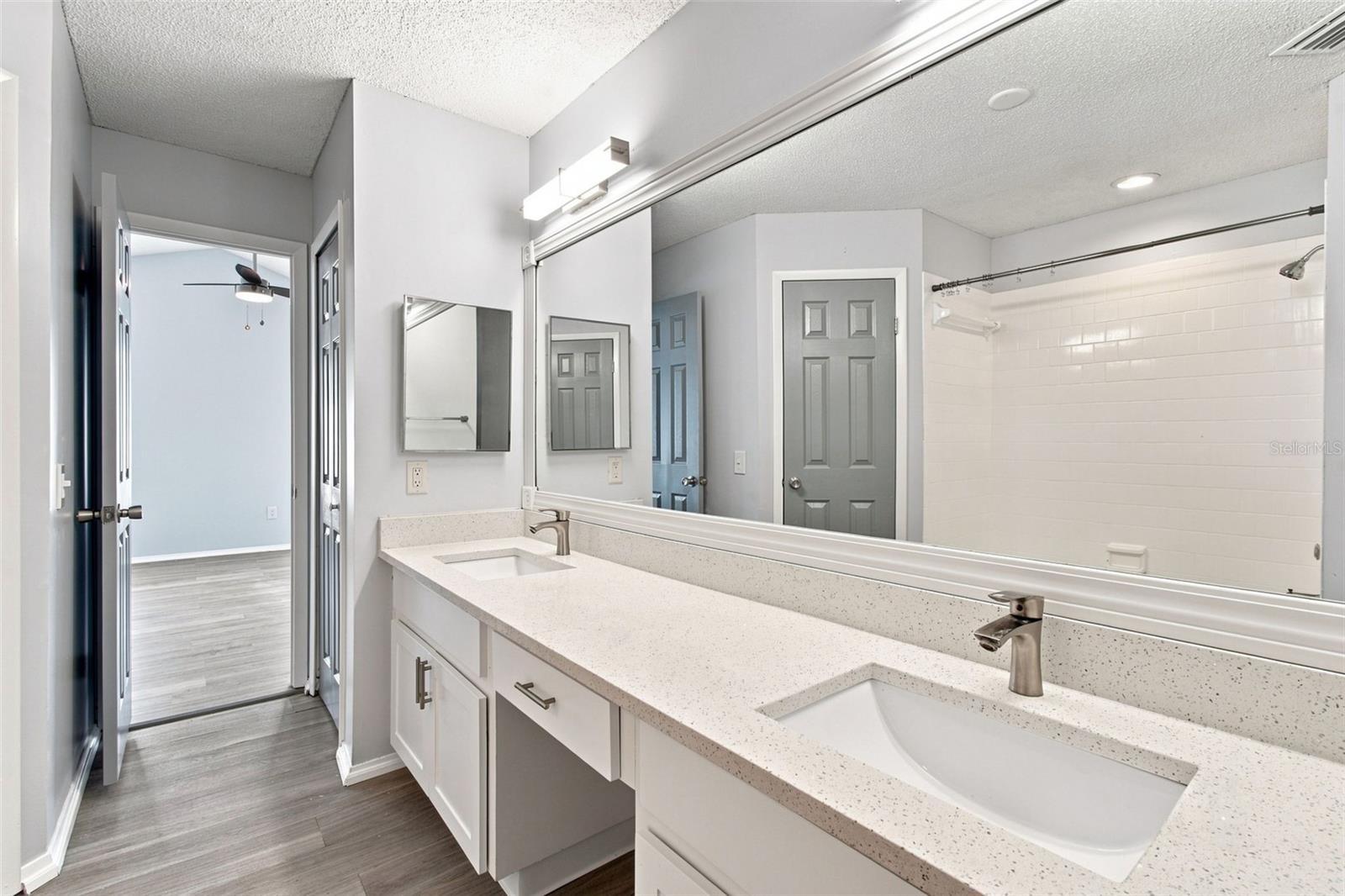 7123 Silvermill Dr Property Photo 49