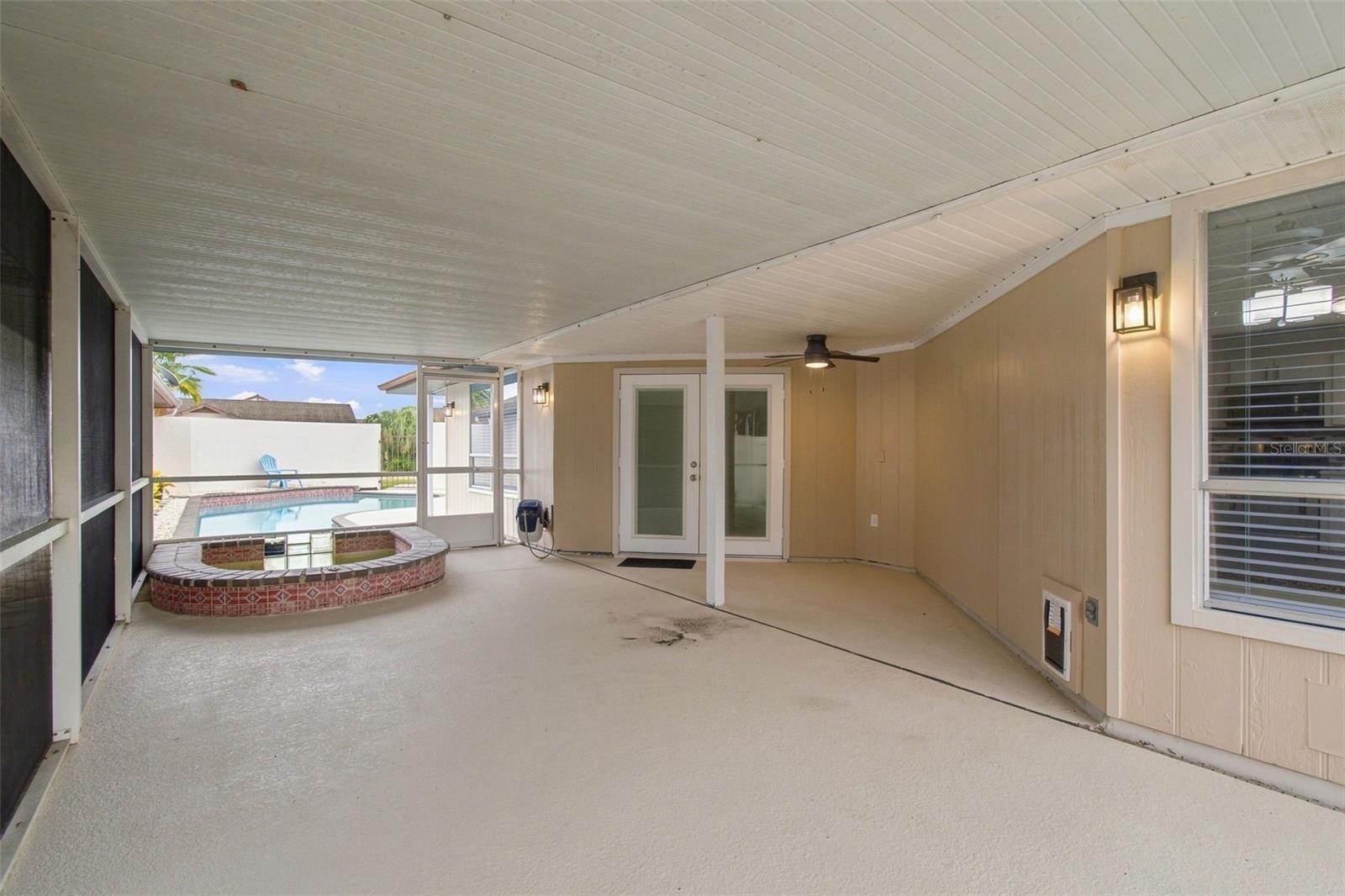 7123 Silvermill Dr Property Photo 51