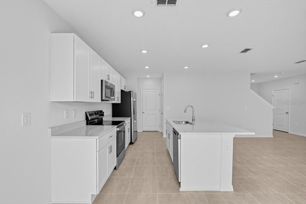 12422 Whisk Ct Property Photo 2