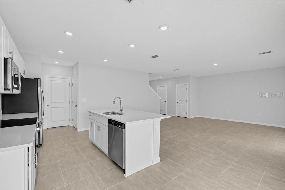 12422 Whisk Ct Property Photo 6