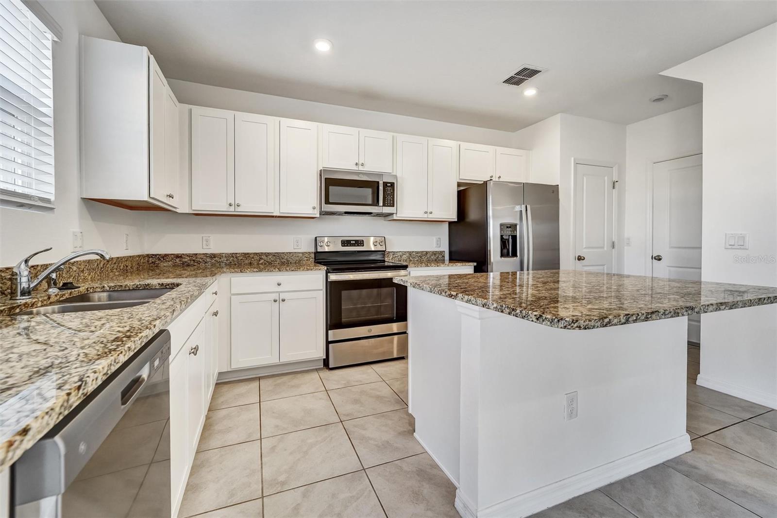 6803 Branham Mill Ct Property Photo 4