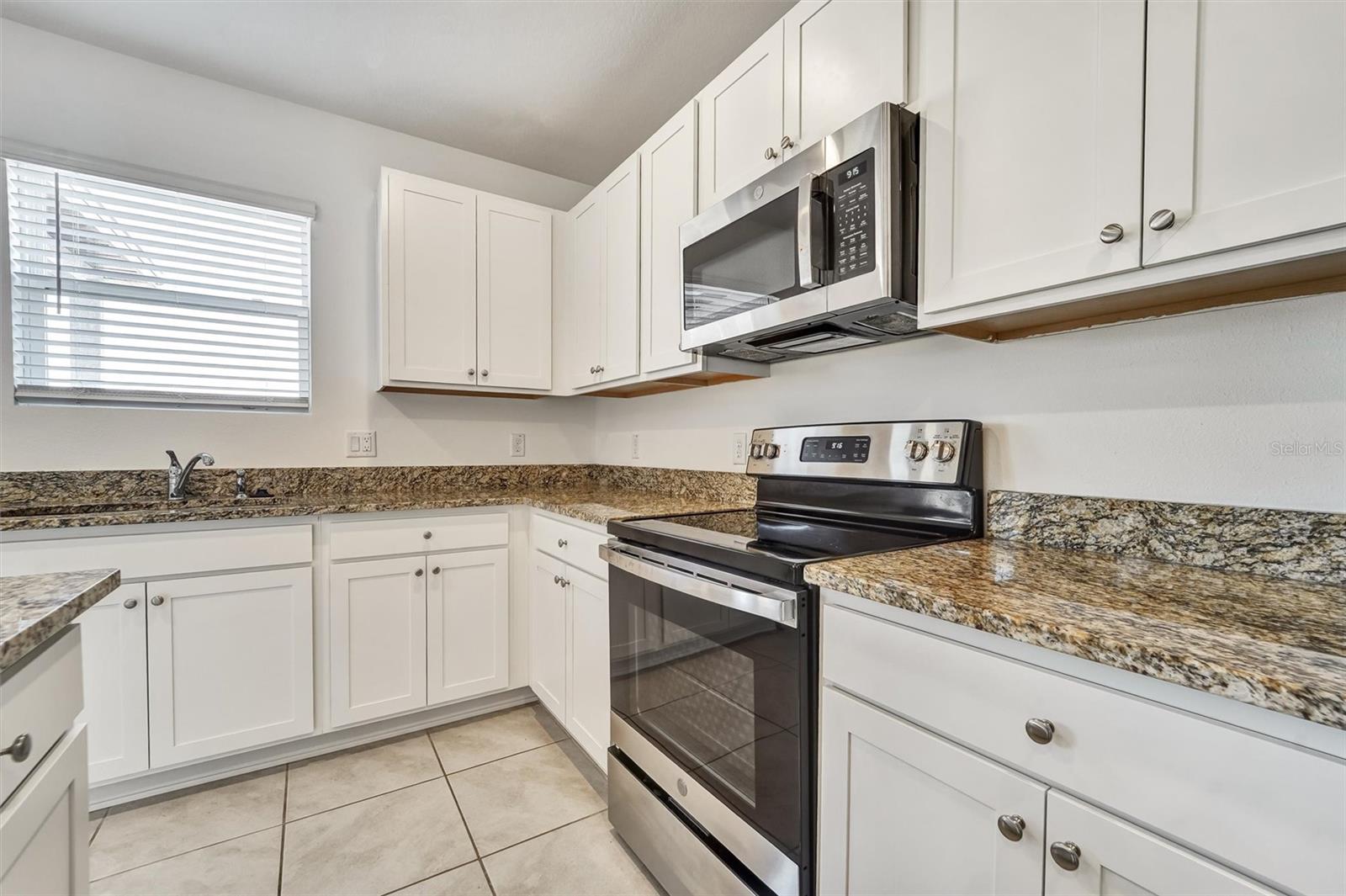 6803 Branham Mill Ct Property Photo 5