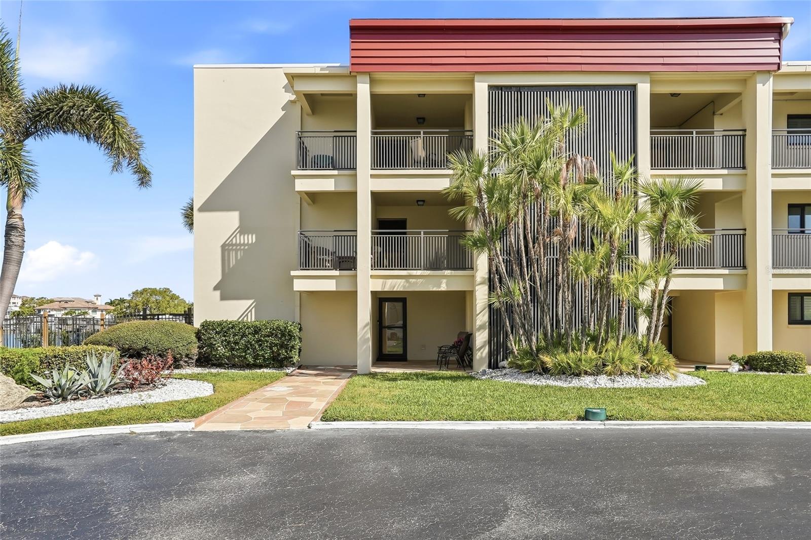 868 Bayway Blvd #101 Property Photo 2