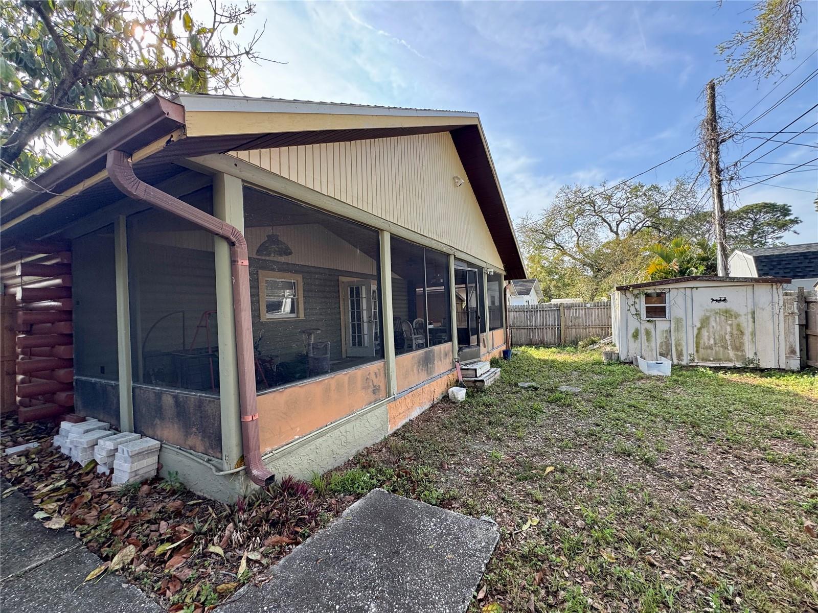 6700 67th Ln N Property Photo 4