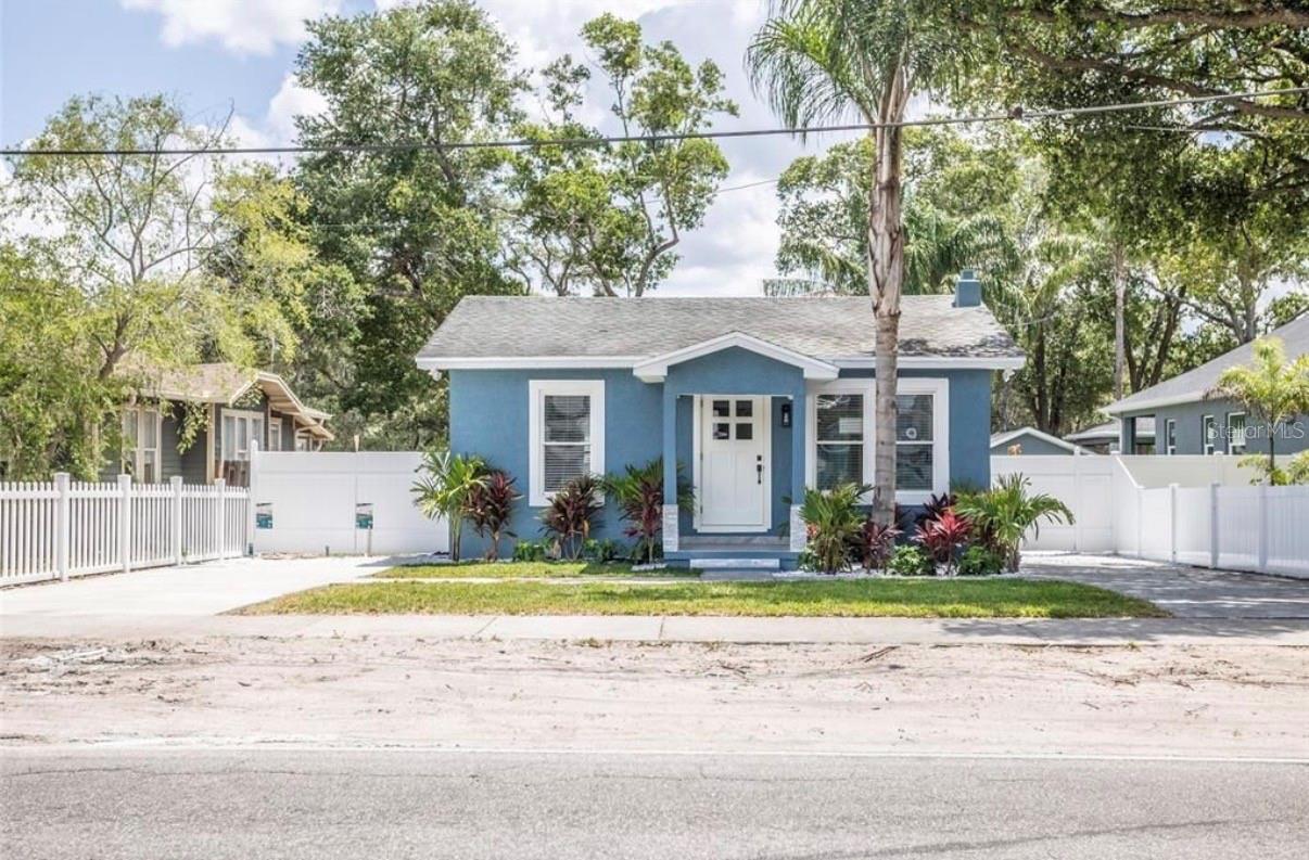 8907 N Boulevard Property Photo 1