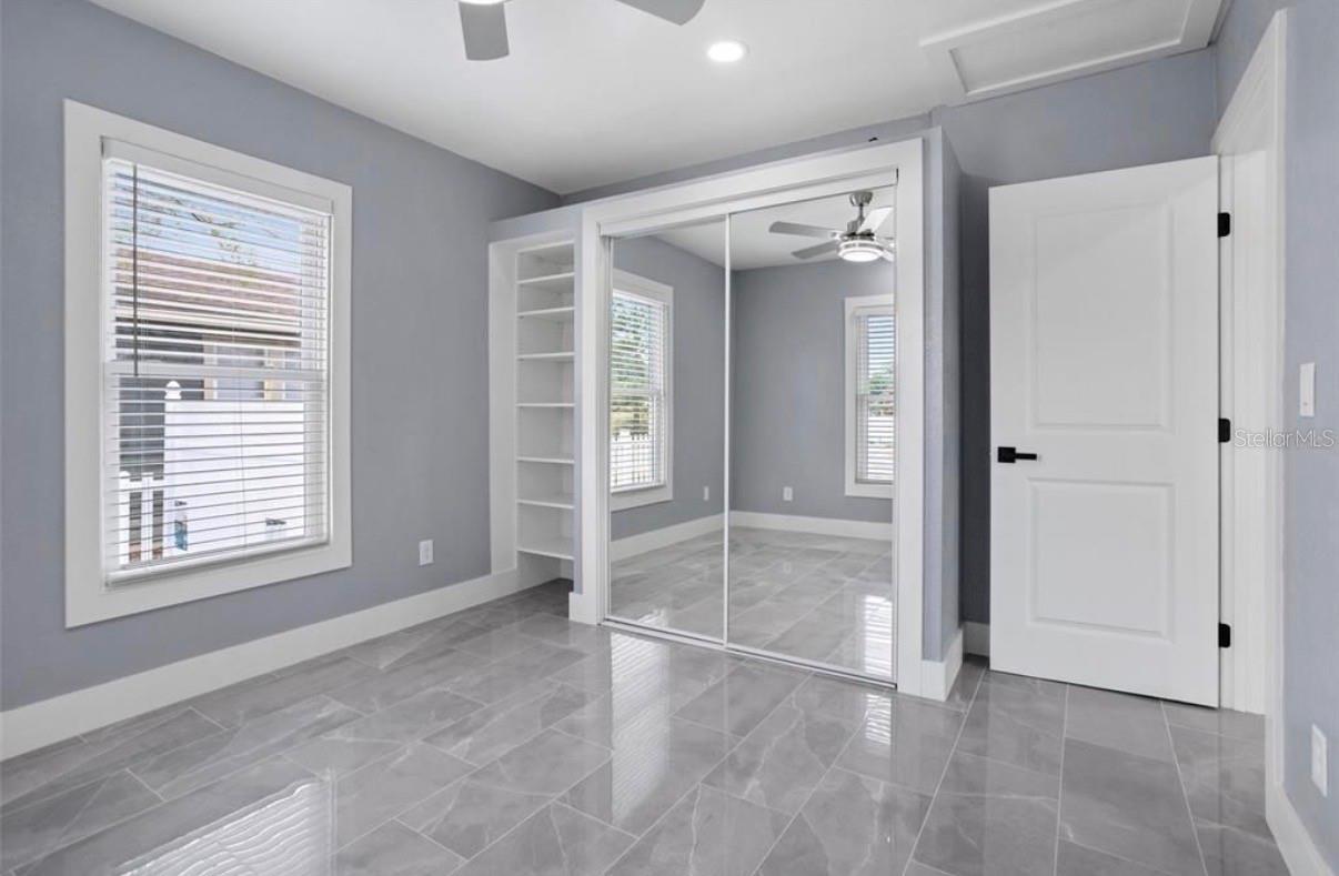 8907 N Boulevard Property Photo 5