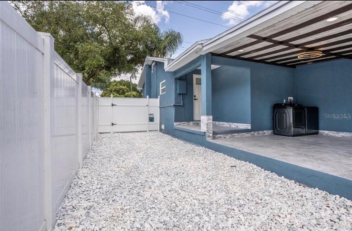 8907 N Boulevard Property Photo 16