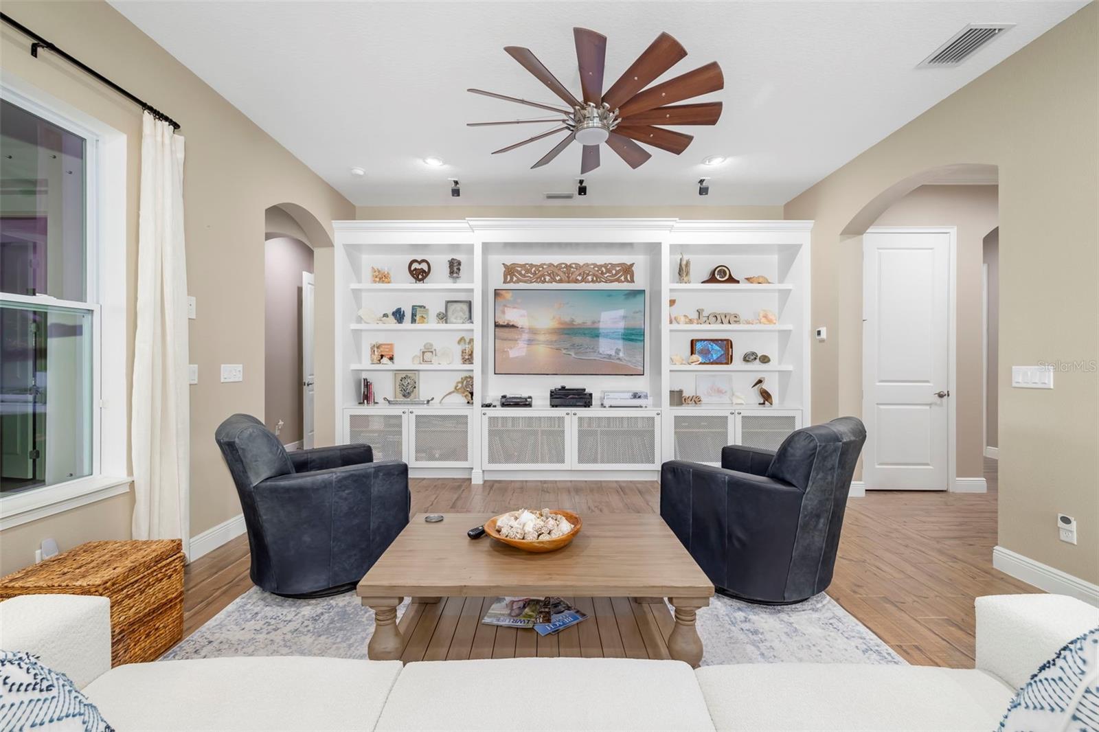 10107 Carnoustie Pl Property Photo 4