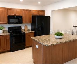 3826 Exeter Ln Property Photo 3
