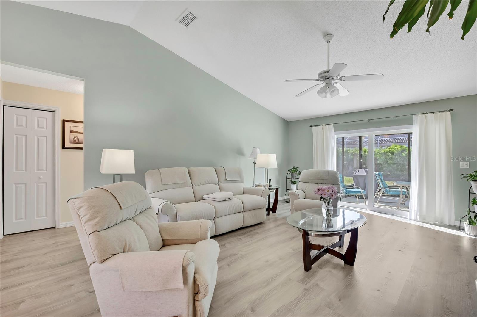7274 Aloe Dr Property Photo 3