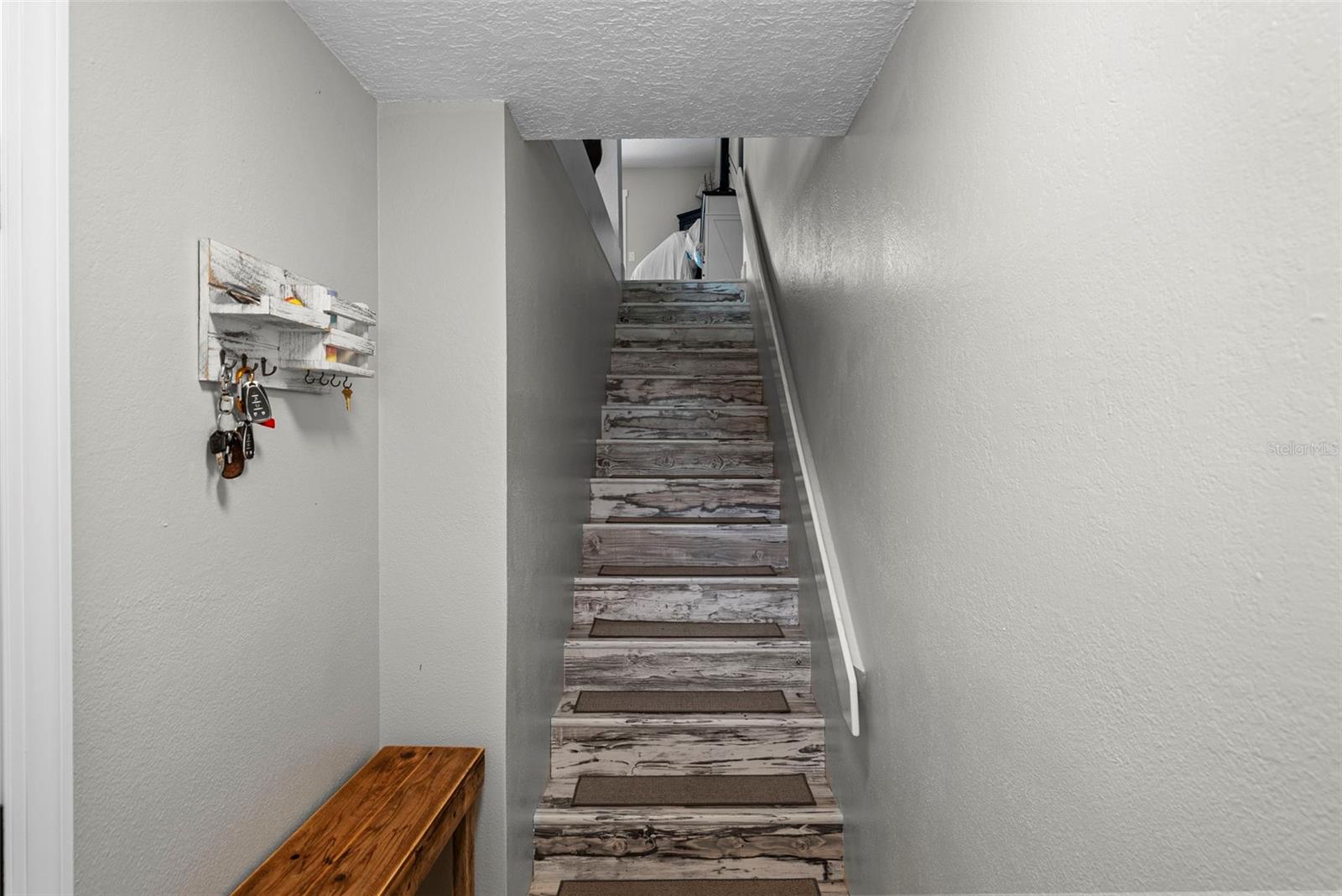 619 2nd St #2 Property Photo 3