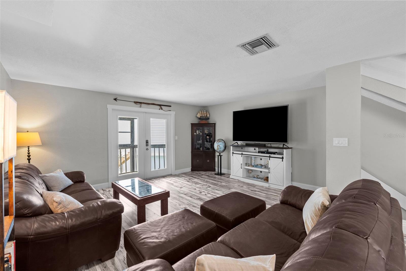 619 2nd St #2 Property Photo 6
