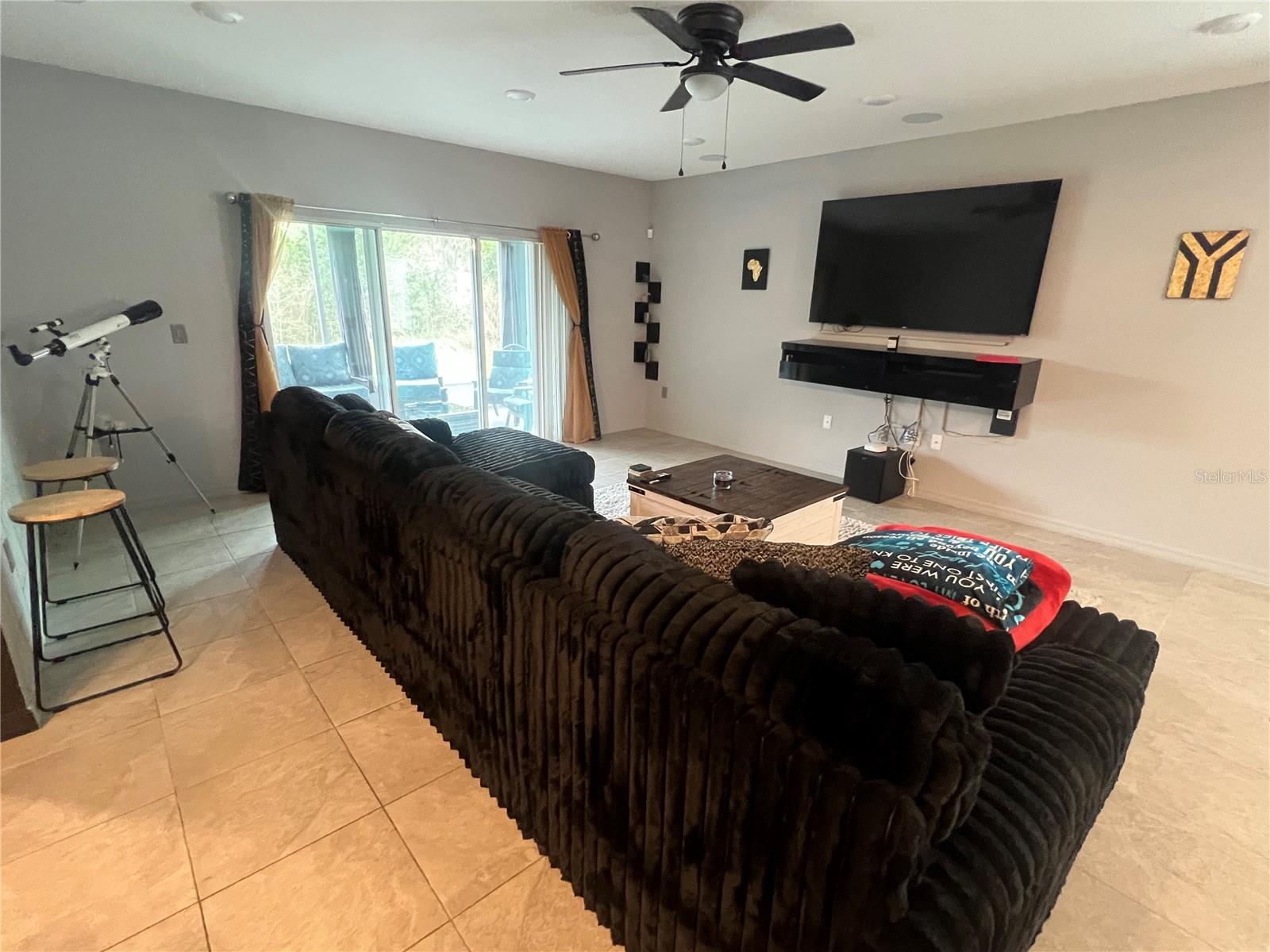 14040 Gregory St Property Photo 3