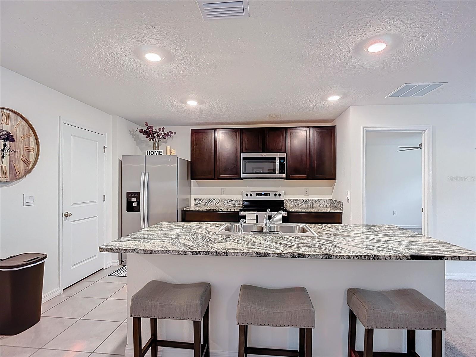 5274 Diantha Way Property Photo 13
