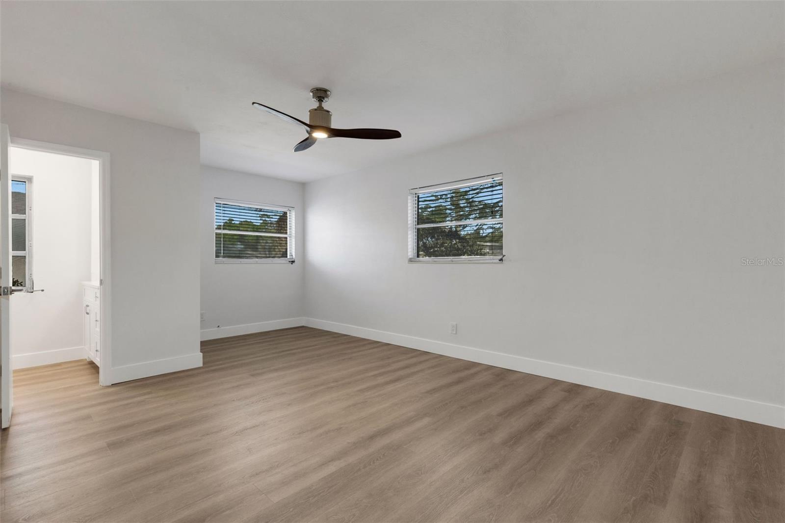 7912 Garden Drive N Property Photo 26