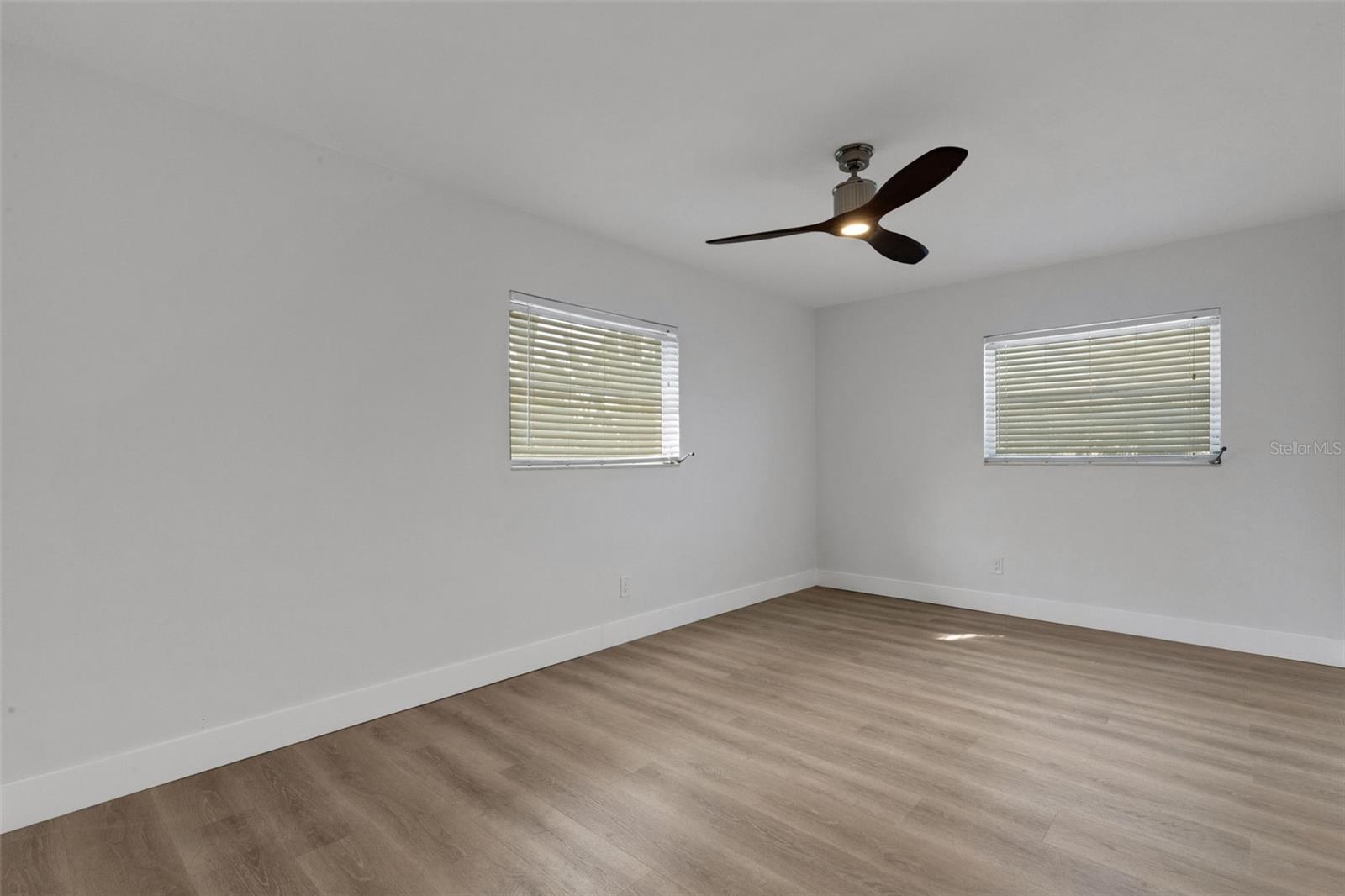 7912 Garden Drive N Property Photo 33