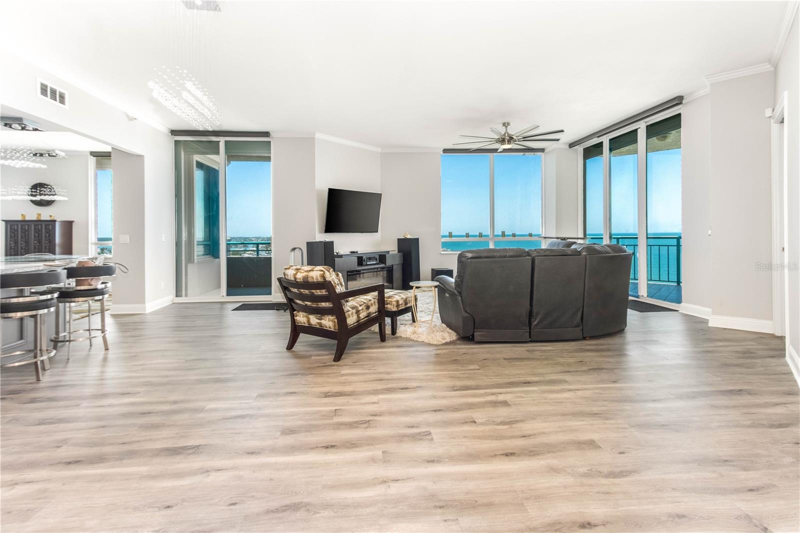 1560 Gulf Blvd #1607 Property Photo 7