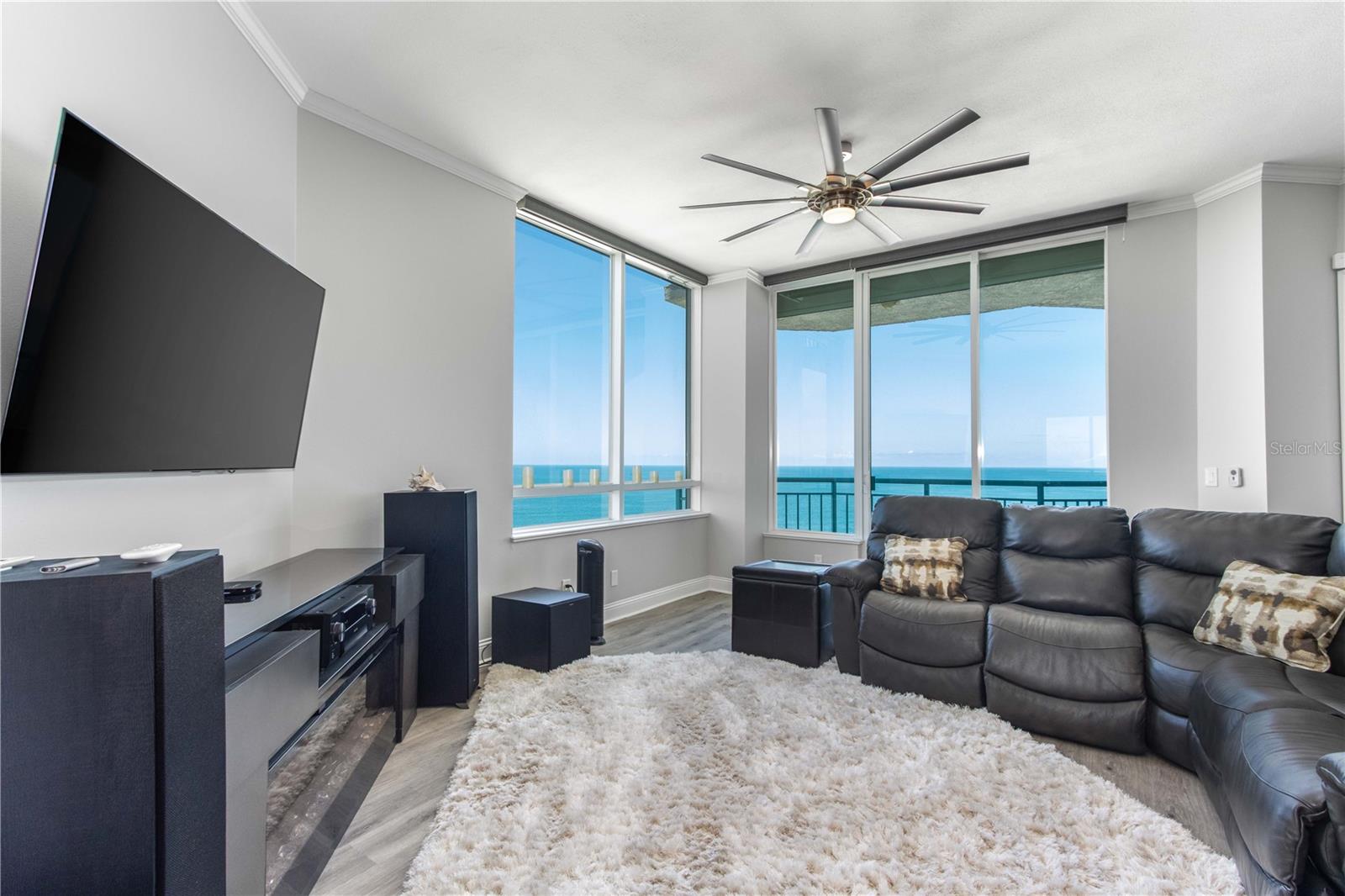1560 Gulf Blvd #1607 Property Photo 8