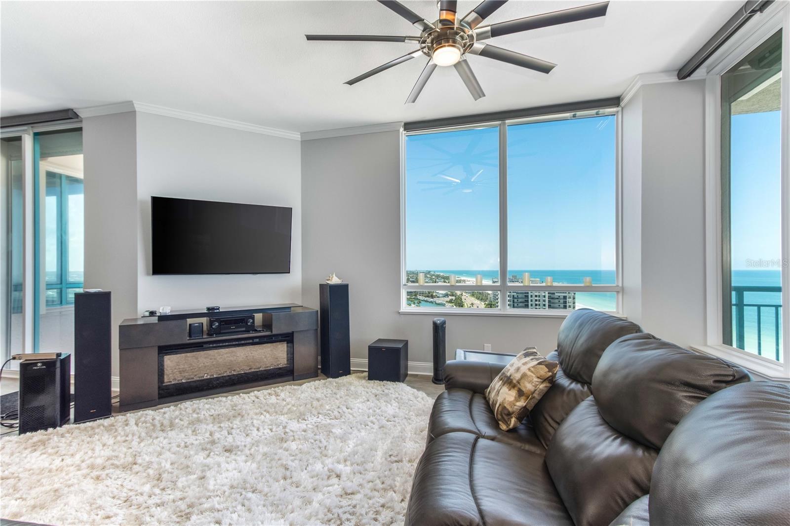1560 Gulf Blvd #1607 Property Photo 9