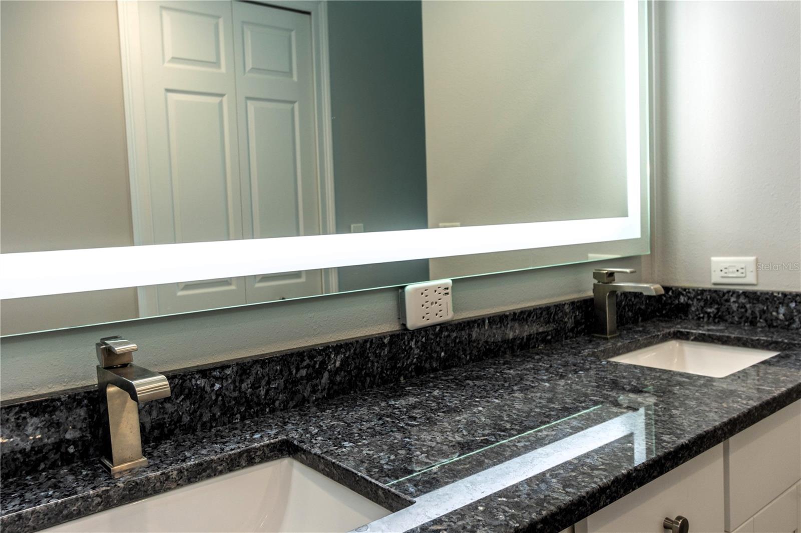 1560 Gulf Blvd #1607 Property Photo 25