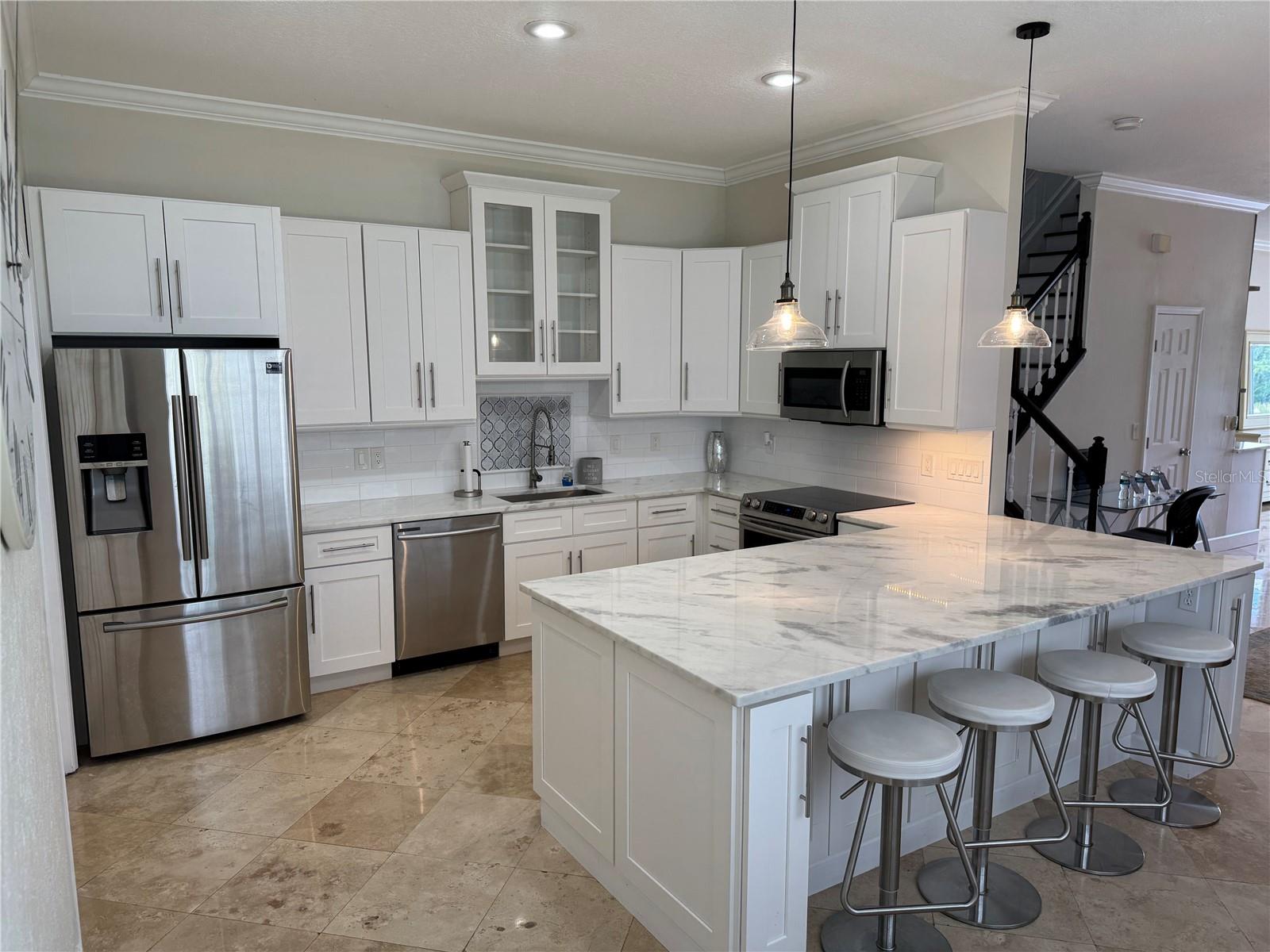 1806 Lago Vista Blvd Property Photo 3