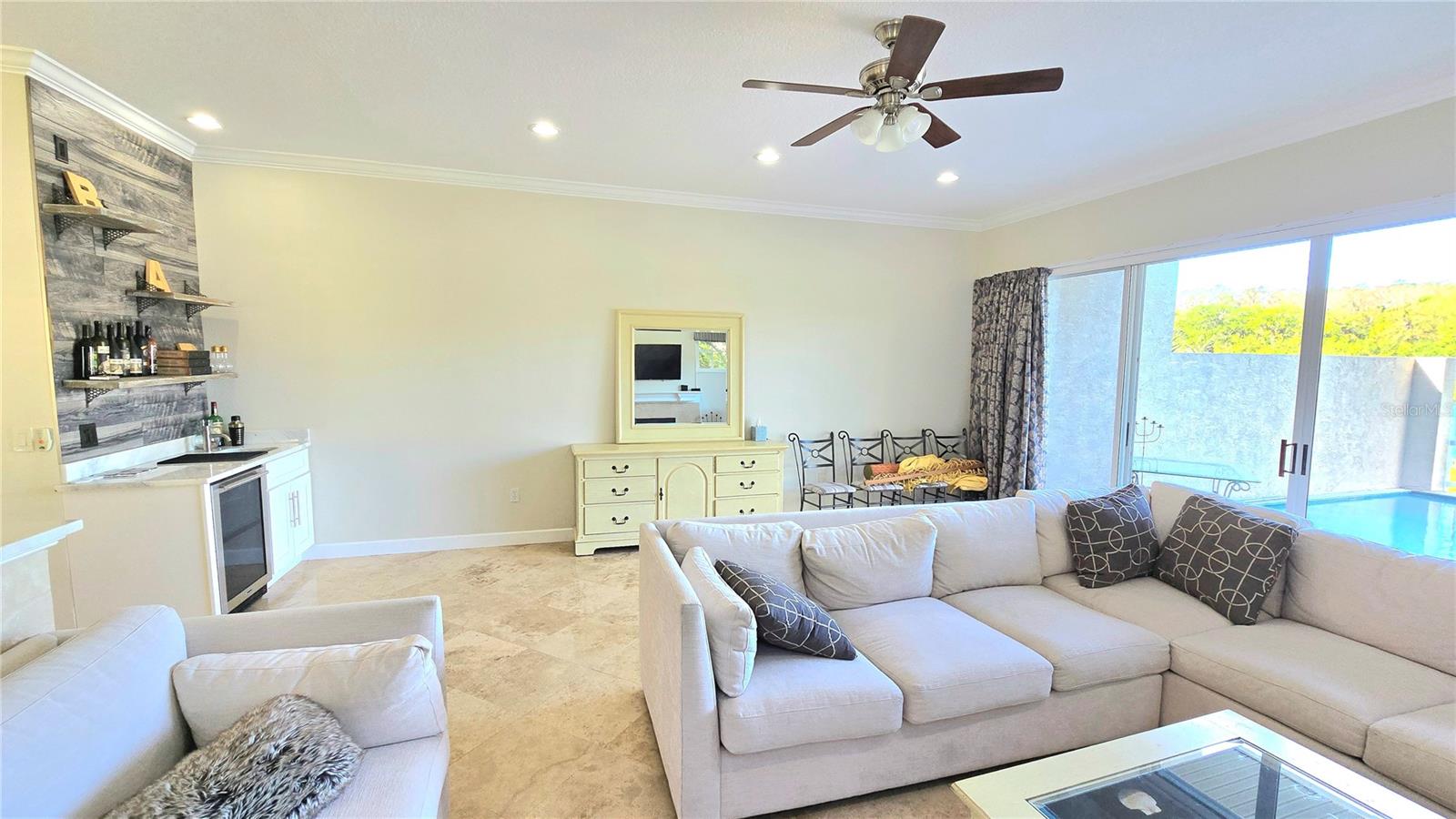 1806 Lago Vista Blvd Property Photo 4