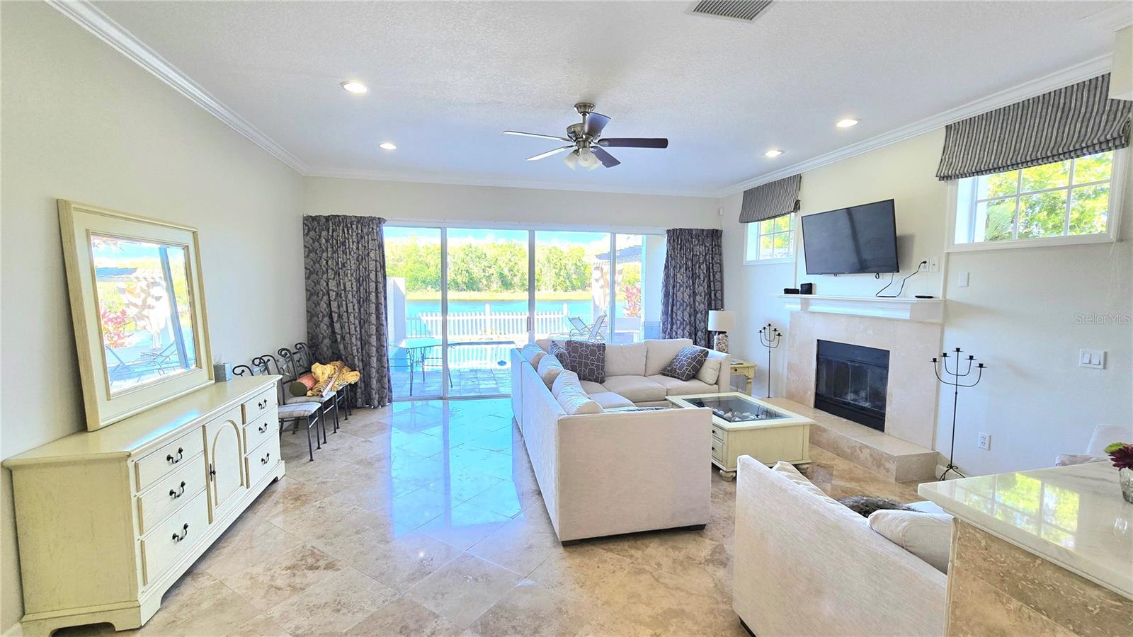 1806 Lago Vista Blvd Property Photo 5