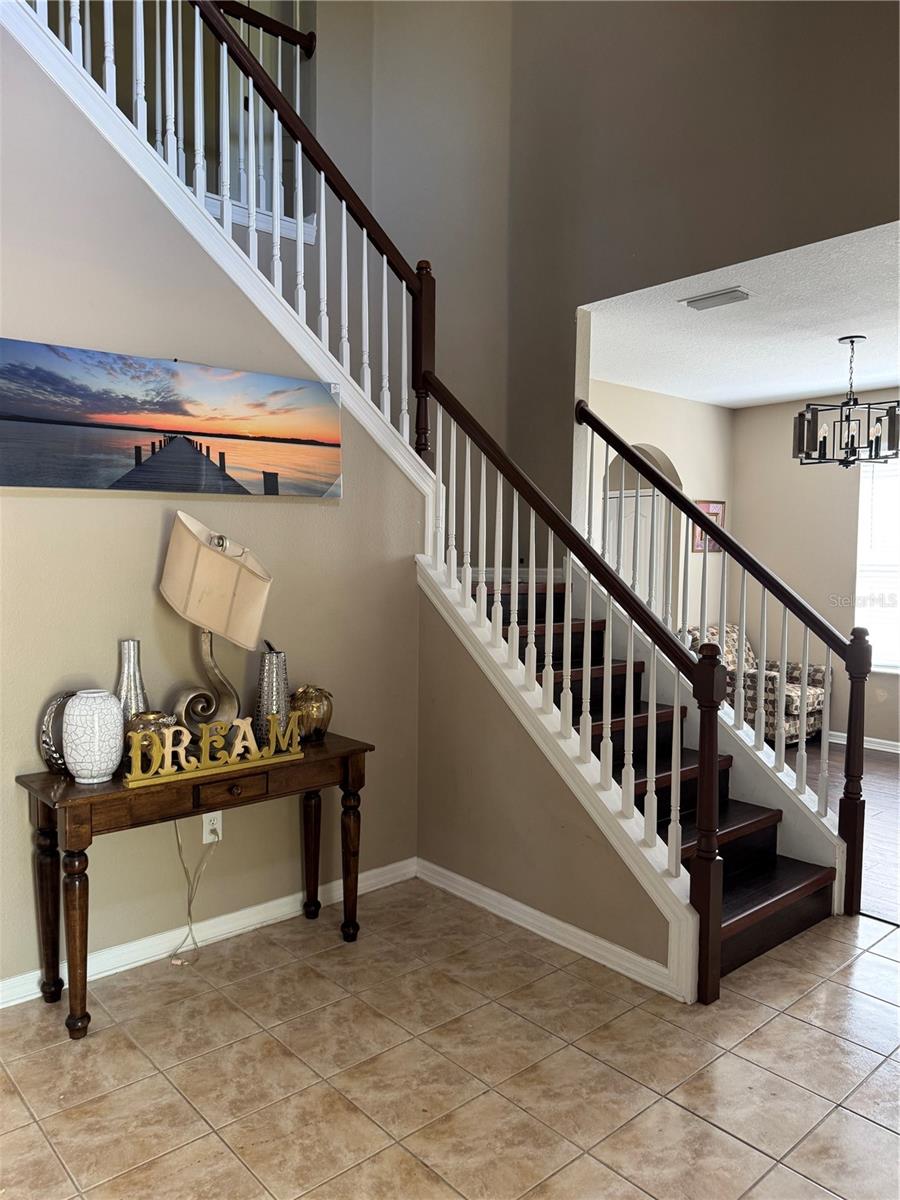 435 Stone Briar Dr Property Photo 3