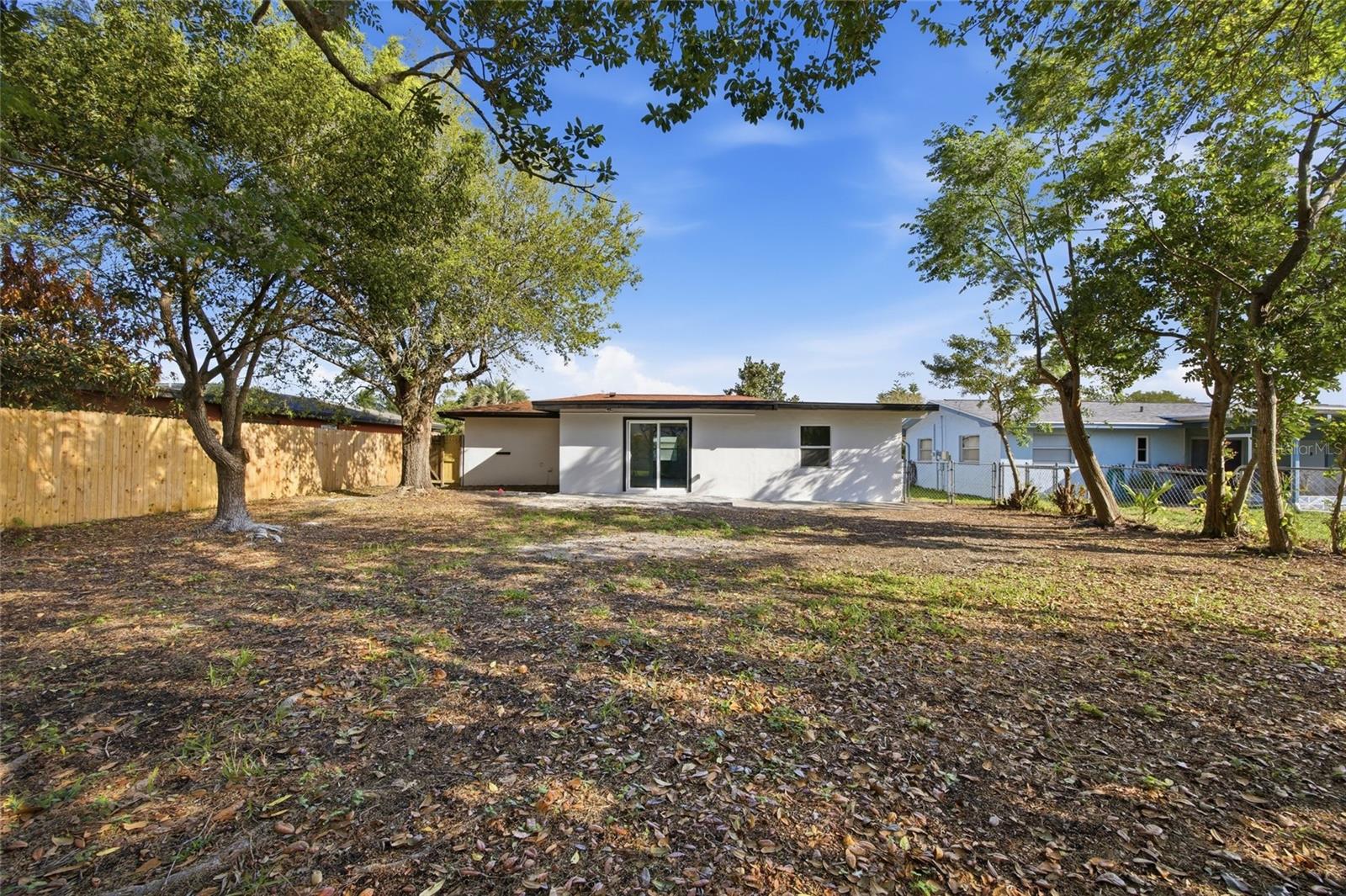 1811 Driftwood Cir S Property Photo 5