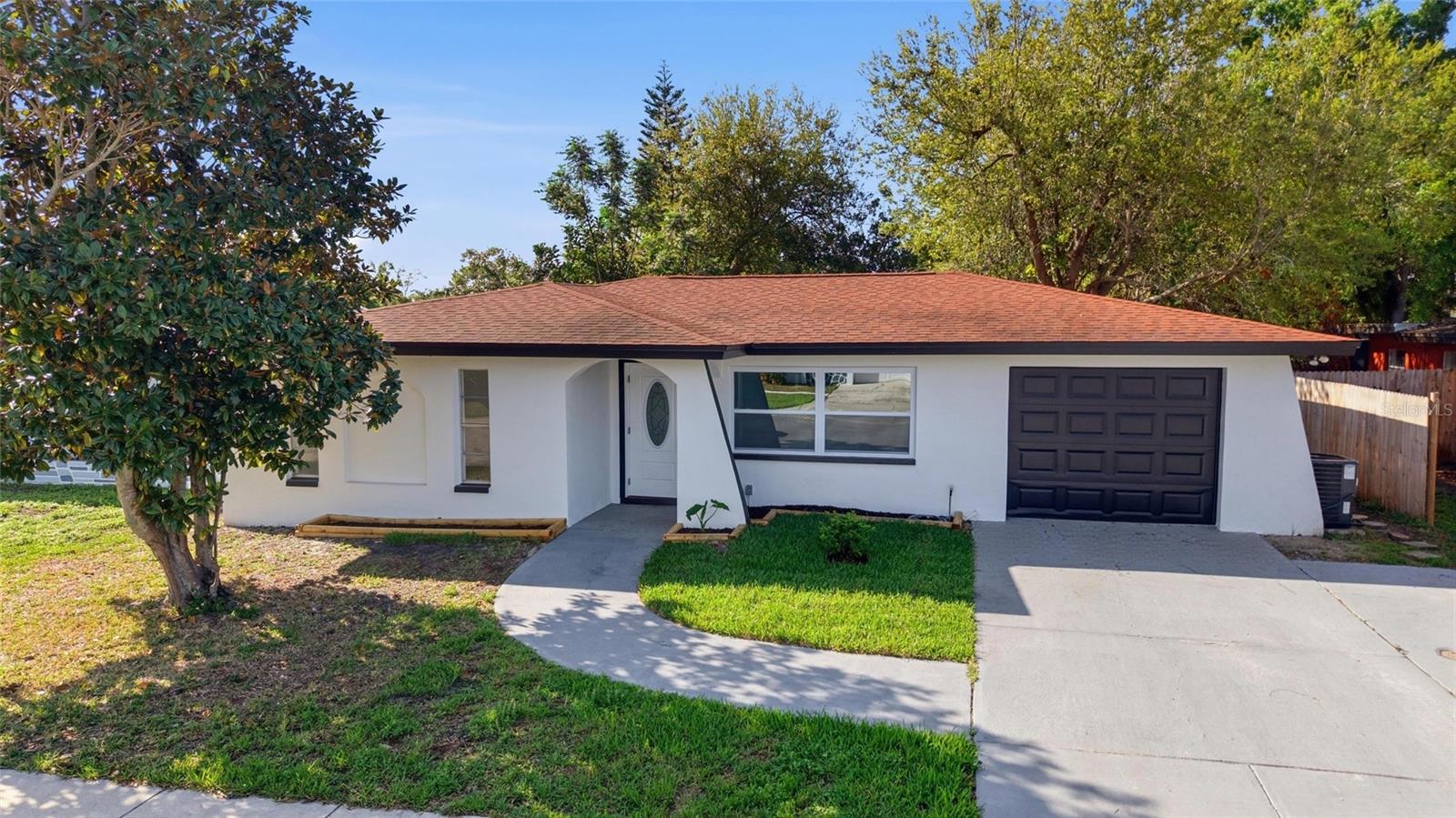 1811 Driftwood Cir S Property Photo 7