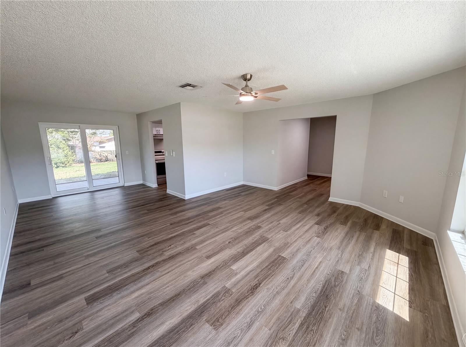 1512 Cascade Ct Property Photo 8