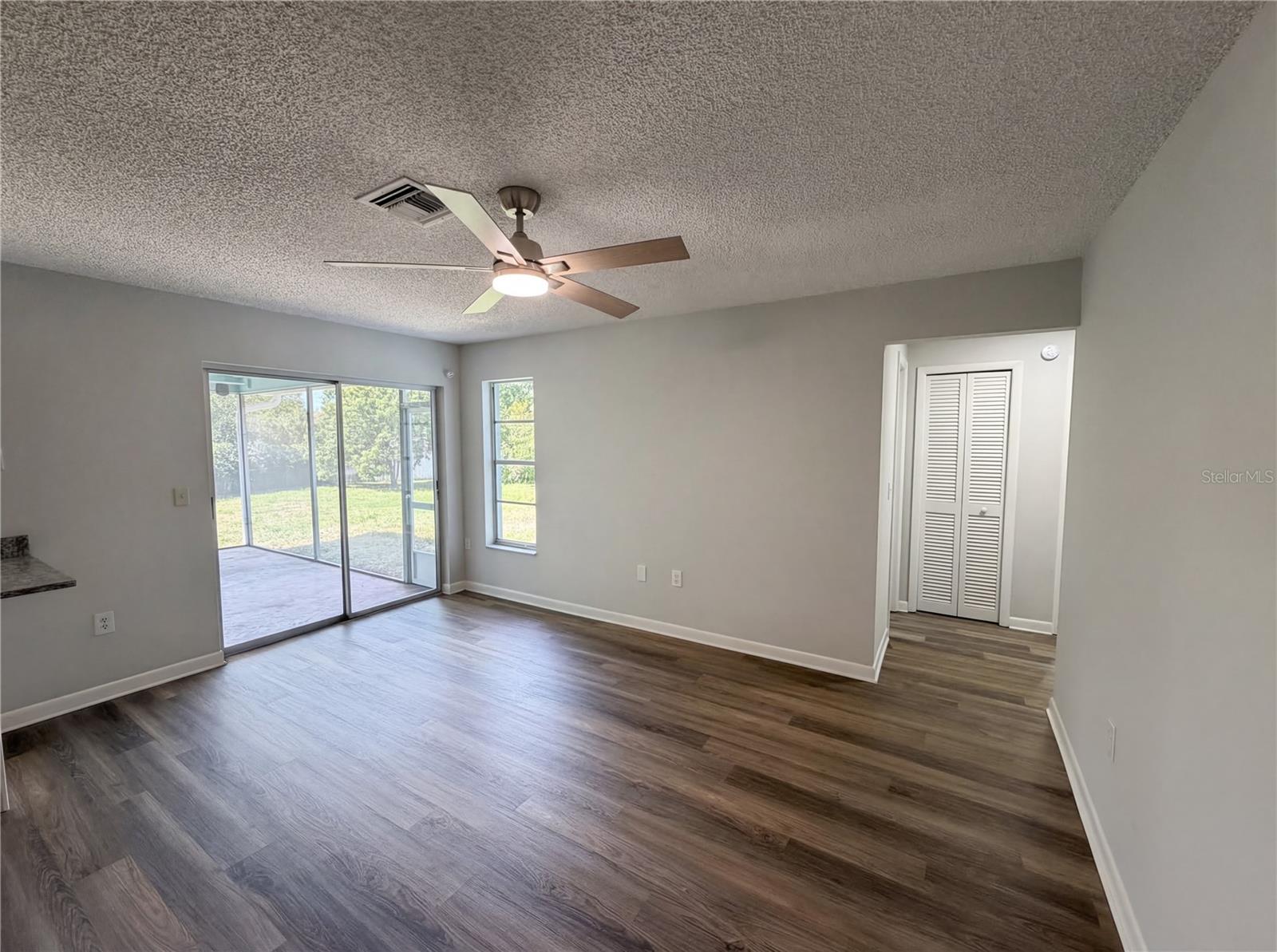 1512 Cascade Ct Property Photo 17