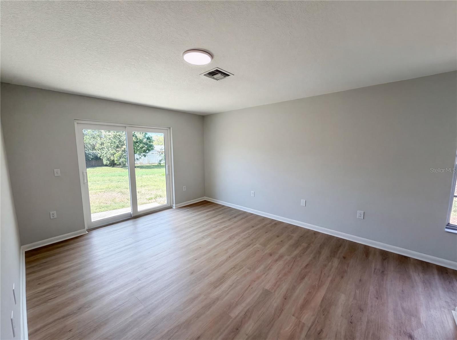 1512 Cascade Ct Property Photo 23