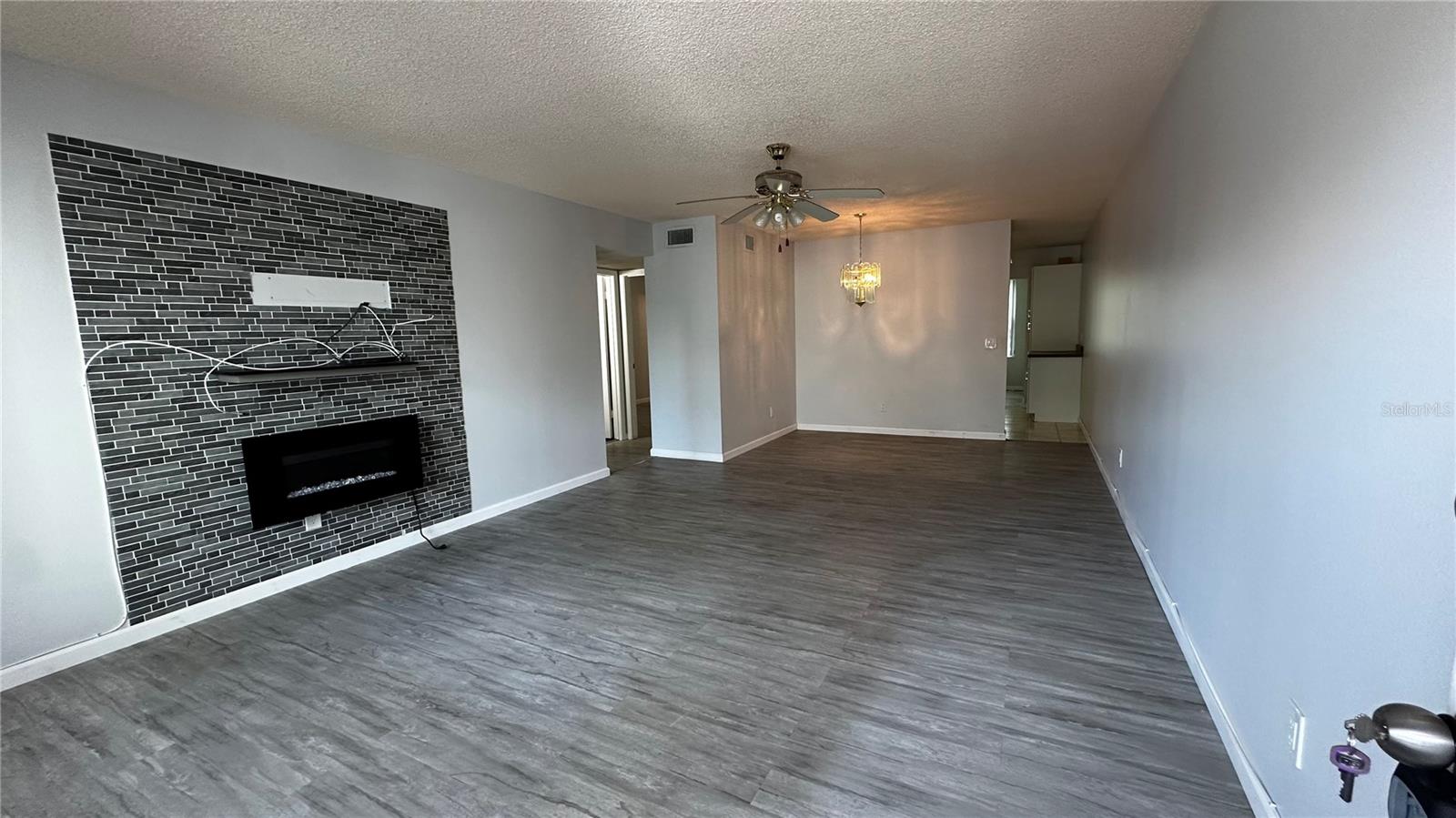 2330 Ecuadorian Way #32 Property Photo 7
