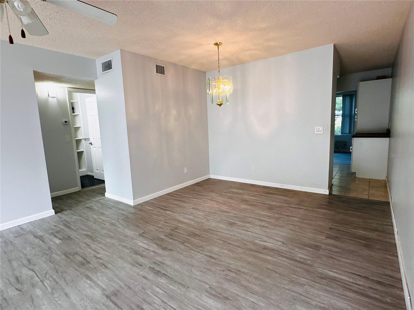 2330 Ecuadorian Way #32 Property Photo 11