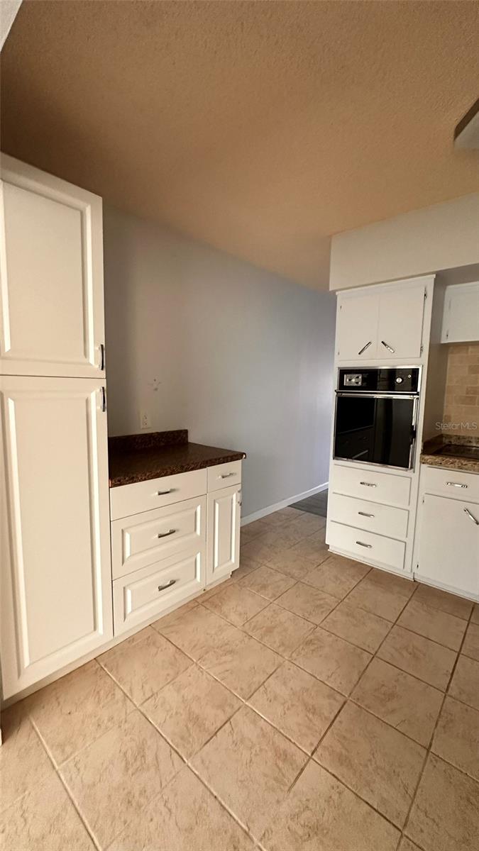 2330 Ecuadorian Way #32 Property Photo 15