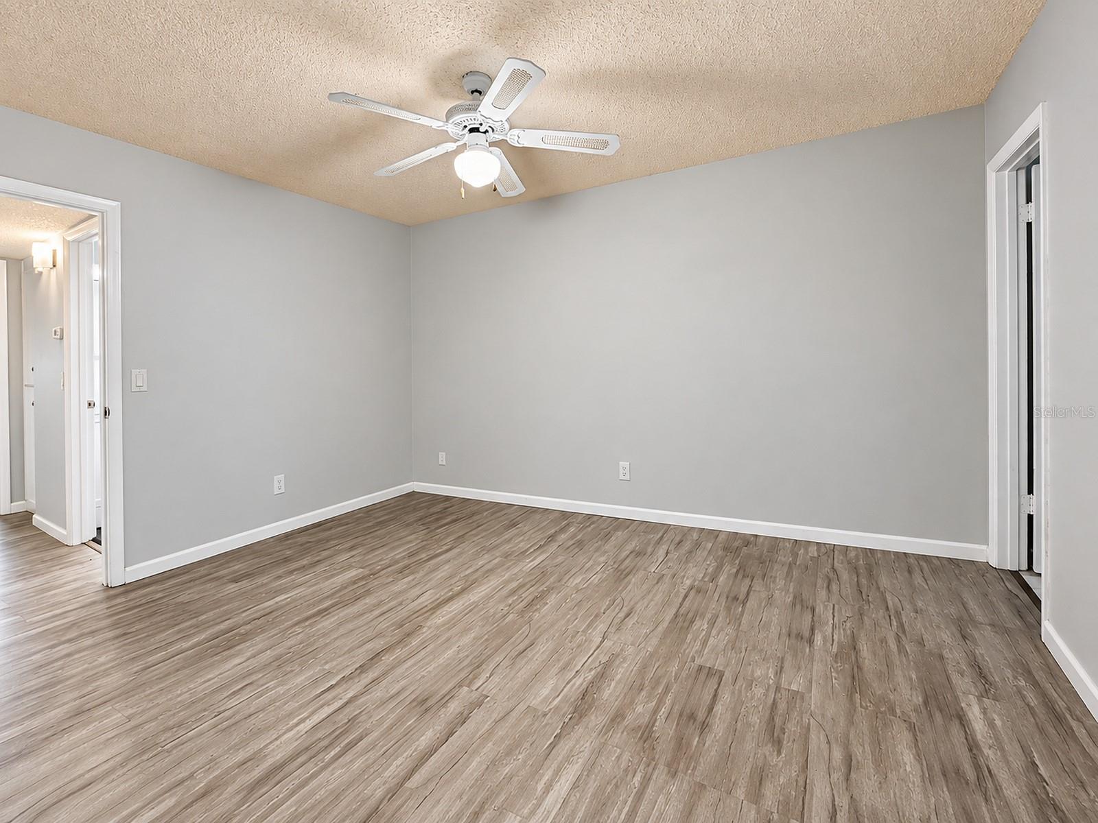 2330 Ecuadorian Way #32 Property Photo 24
