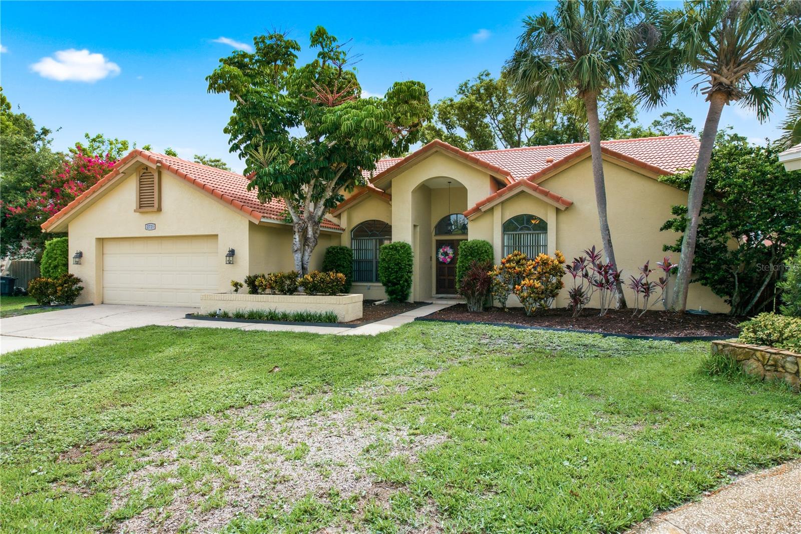 2729 Redford Ct E Property Photo 3
