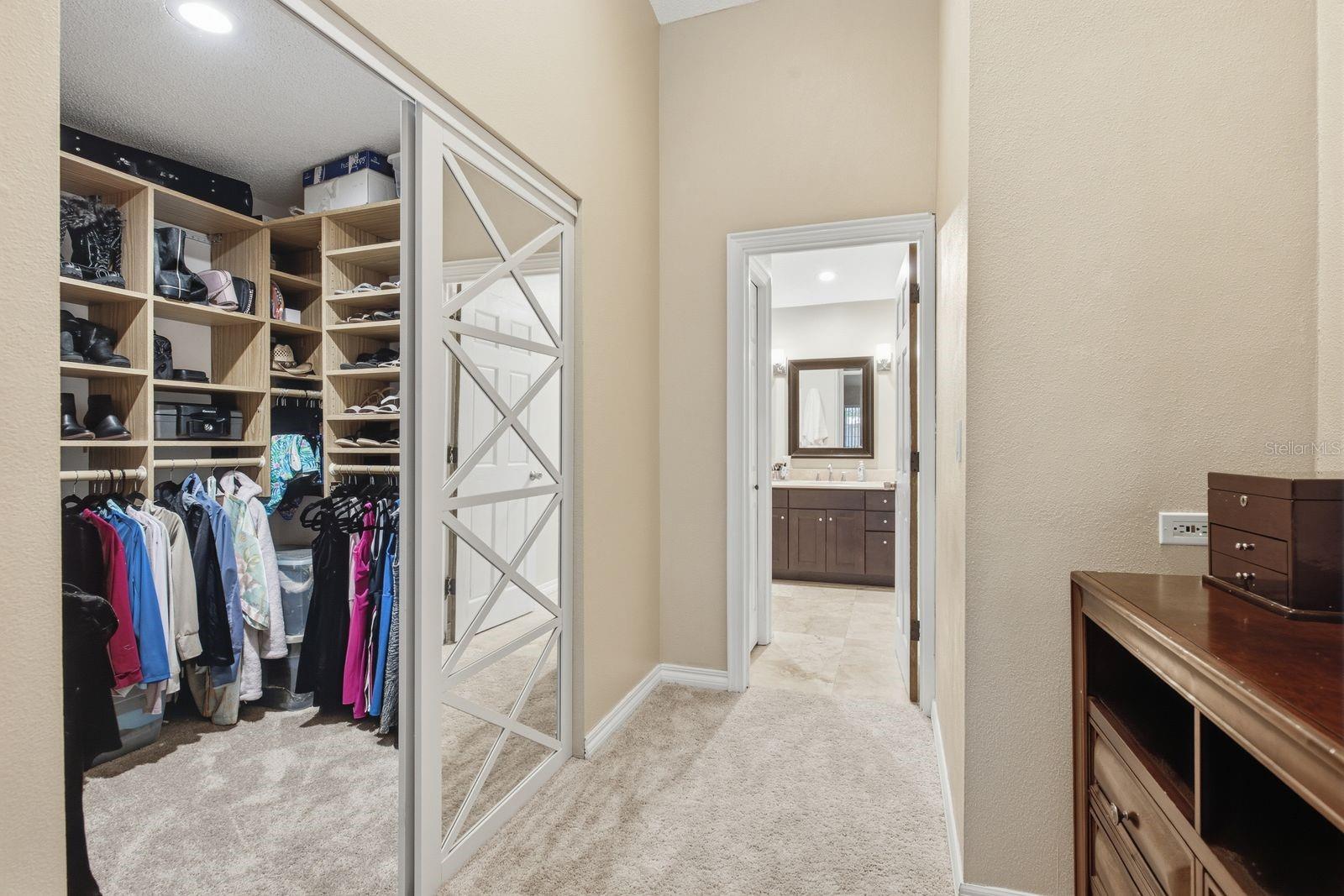 2729 Redford Ct E Property Photo 25