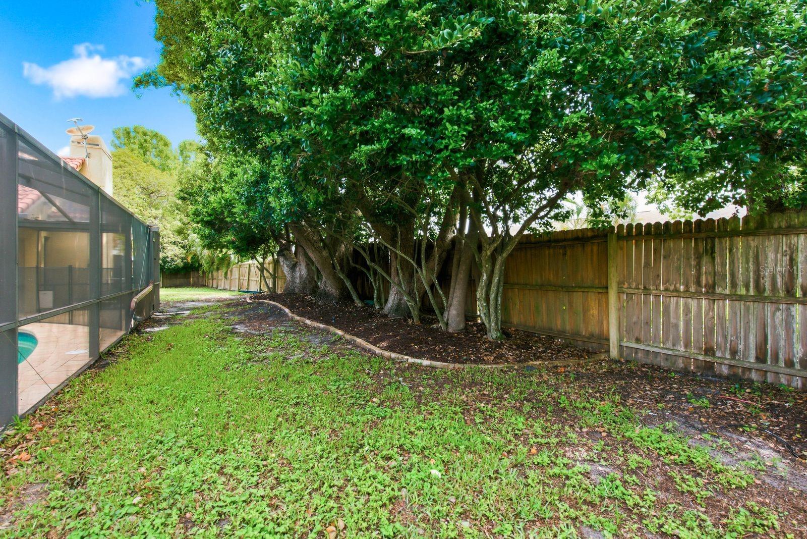 2729 Redford Ct E Property Photo 47