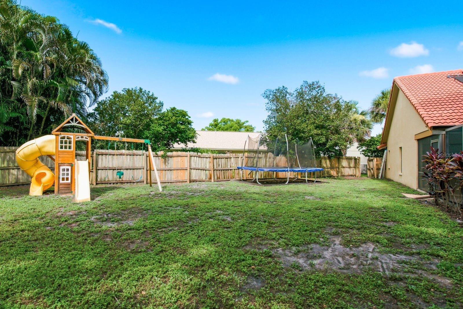 2729 Redford Ct E Property Photo 48
