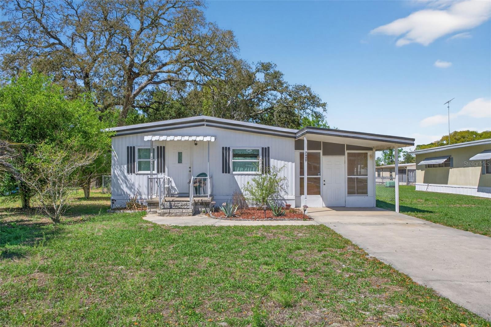 7489 Western Circle Dr Property Photo 1
