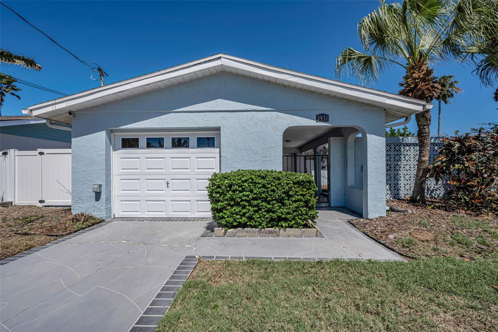 3931 Headsail Dr Property Photo 2
