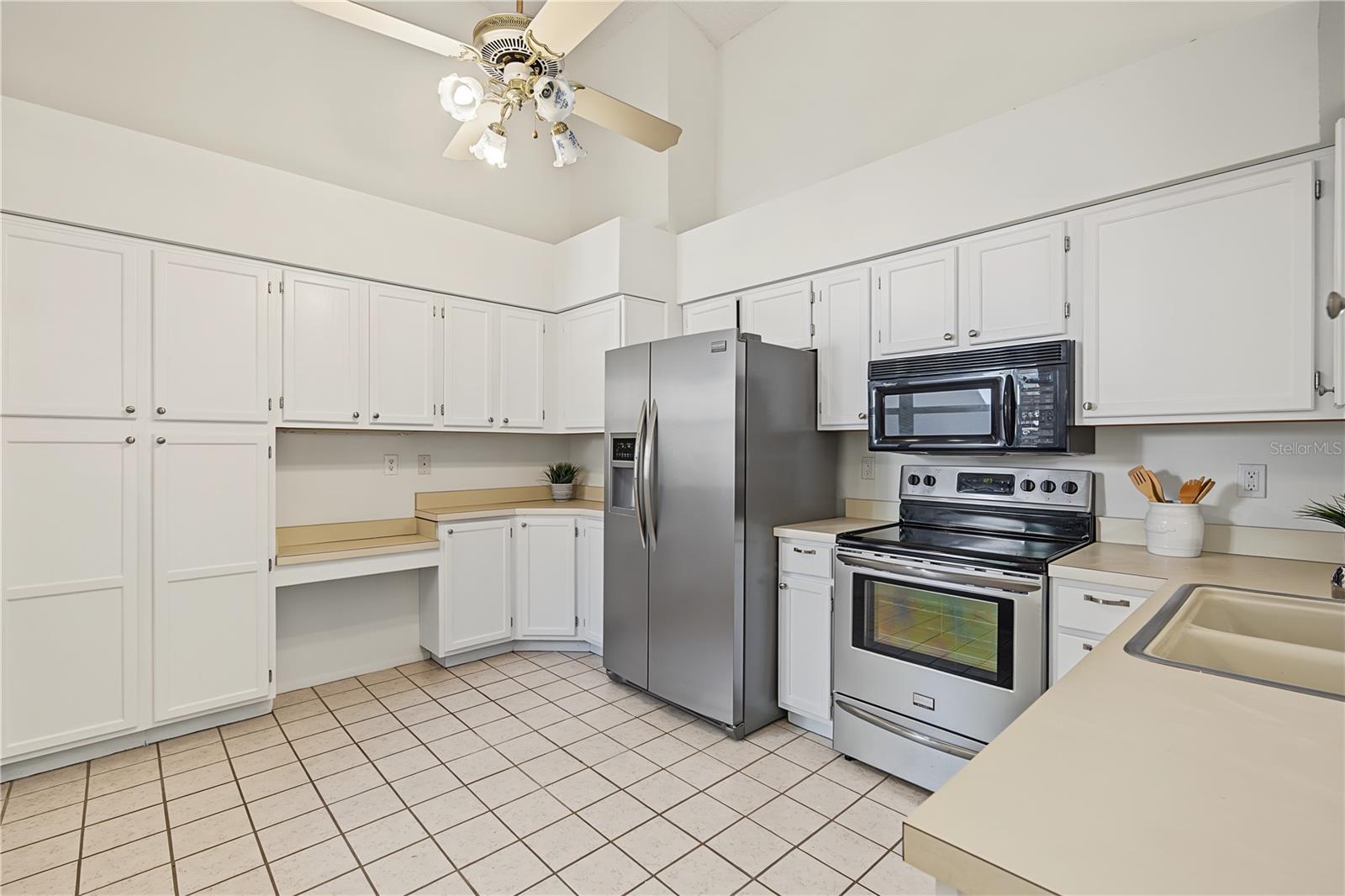 3960 Mermoor Dr Property Photo 4